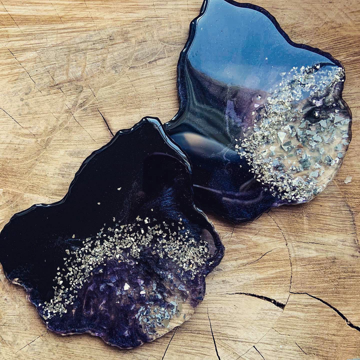 Resin coasters | Set of 4 | handmade gift| Amethyst crystal deco| black purple deco| resin art silver| silver black table| purple resin art - image 4