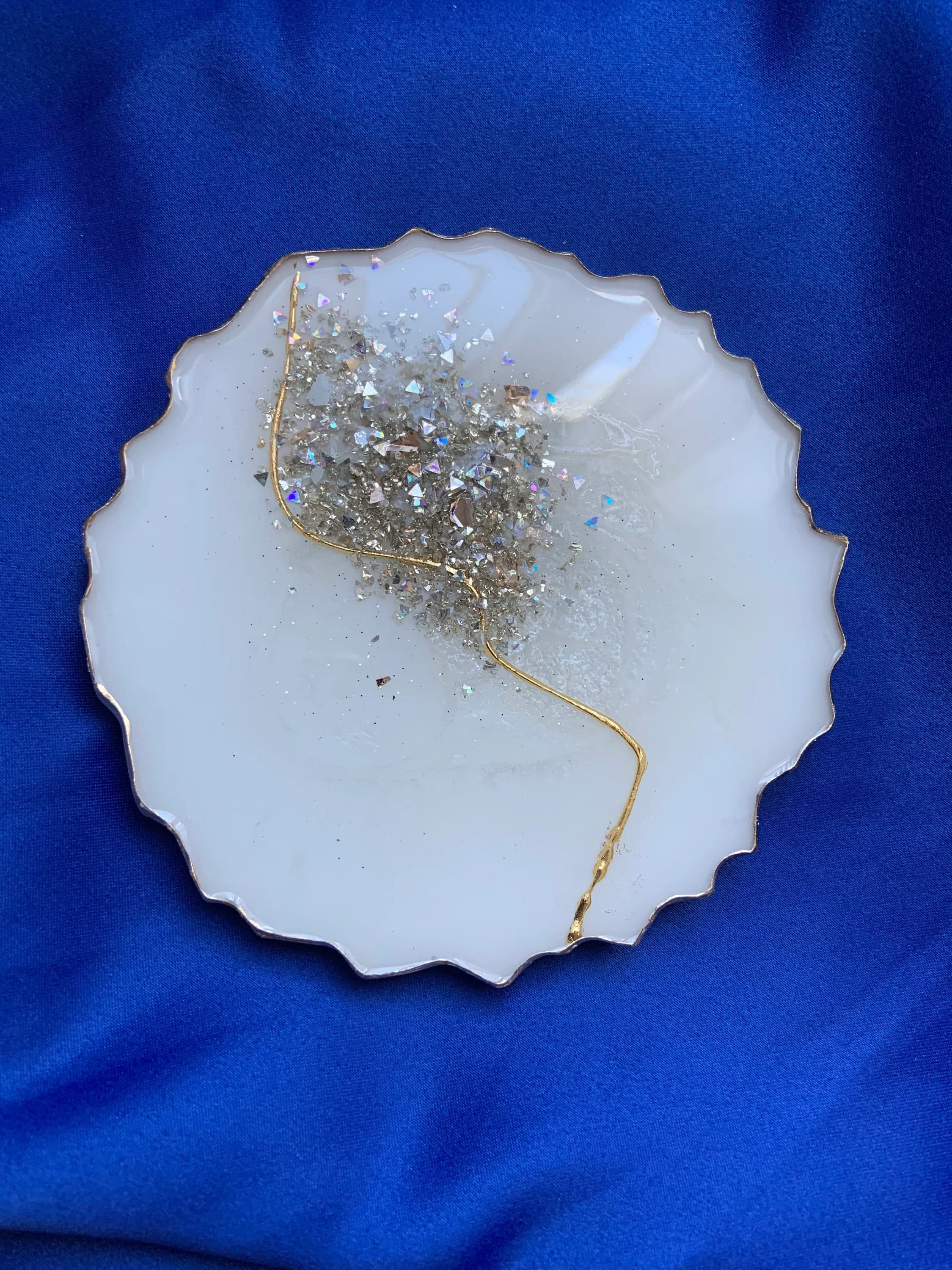 Luxe White Dazzle Resin coasters | Set of 4| new year gift|Blue gold decor|Blue gold art|white drink coasters|peacock blue|White table deco - image 5