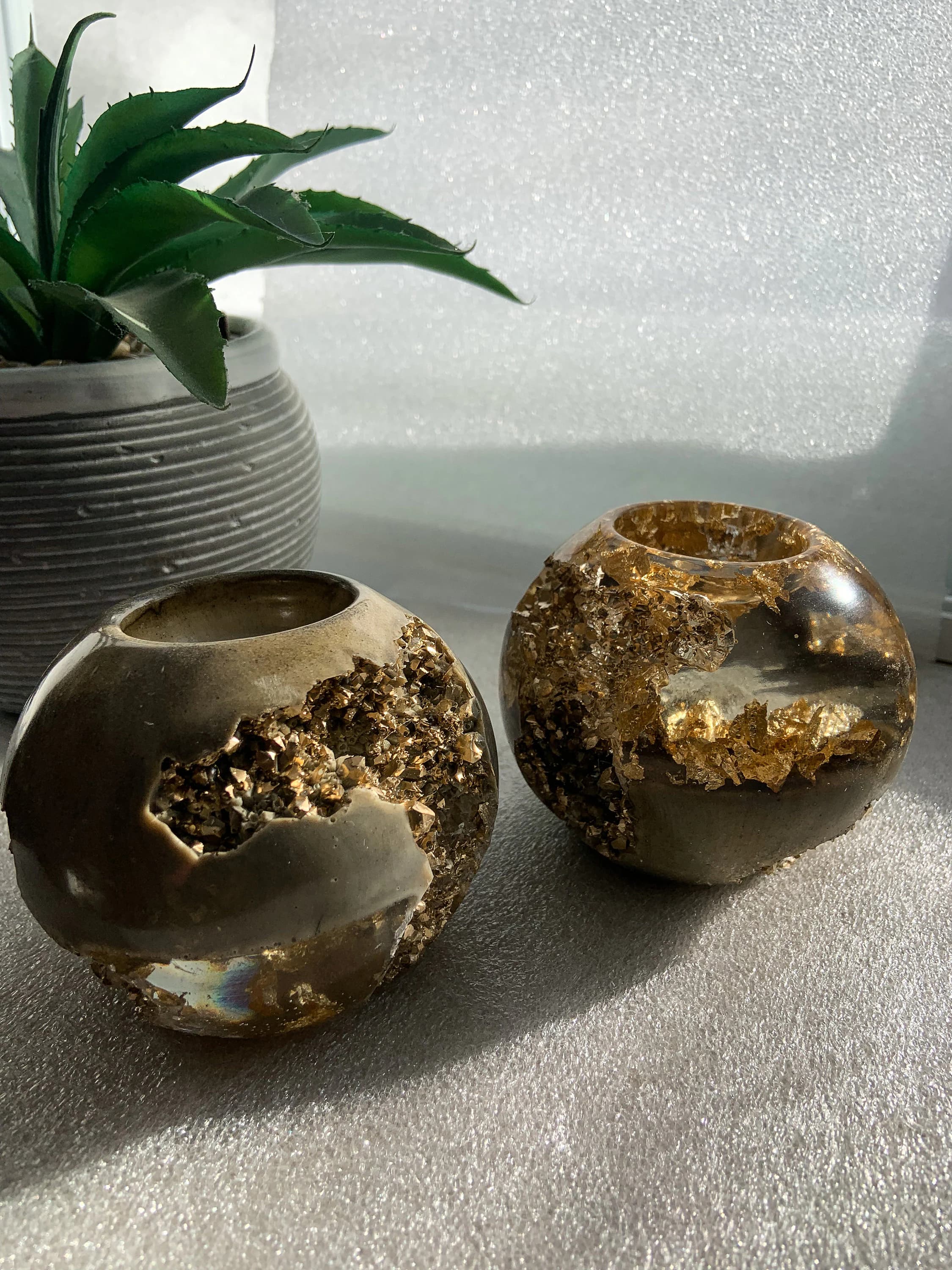 Geode Cave Tea Light Holder|Resin Tea light holder|Nature inspired art|Unique gifts|Wedding gift|Ramadan Table Decor||Bespoke gift|Resin art