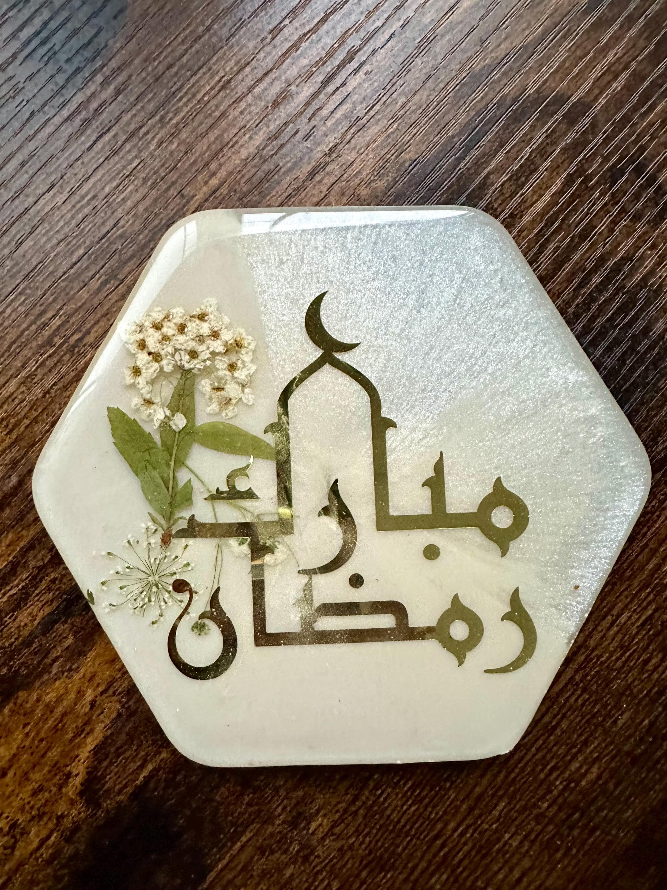 Ramadan Mubarak Resin coasters | Set of Two|white gold square coasters| Islamic  coasters|Eid table|Ramadan coasters|Eid deco|Eid gifts|