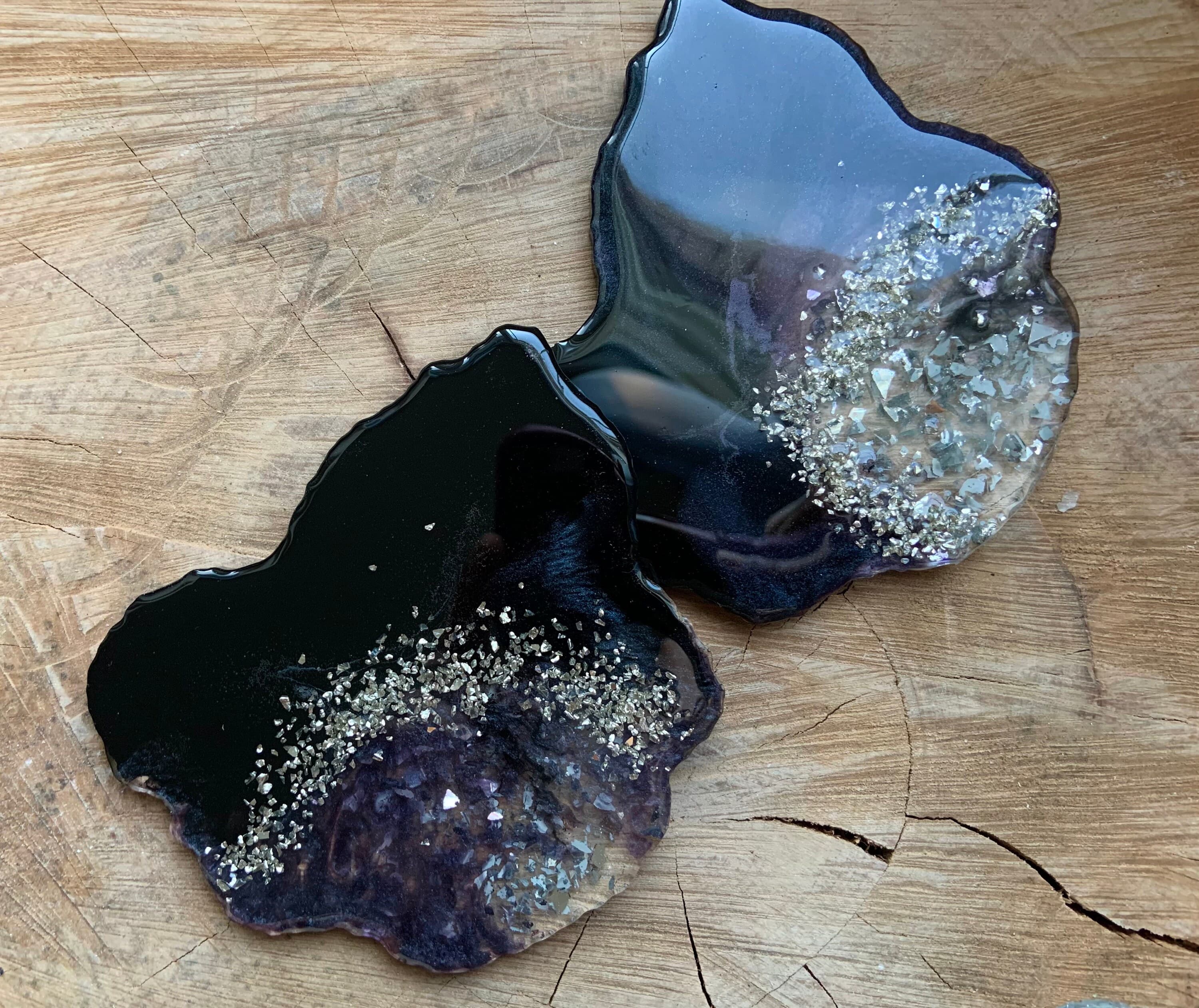 Resin coasters | Set of 4 | handmade gift| Amethyst crystal deco| black purple deco| resin art silver| silver black table| purple resin art