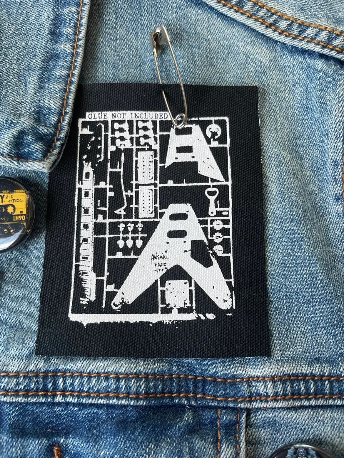 DIY Punk Guitar Model Kit Patch: Sew On Denim Jacket Patch