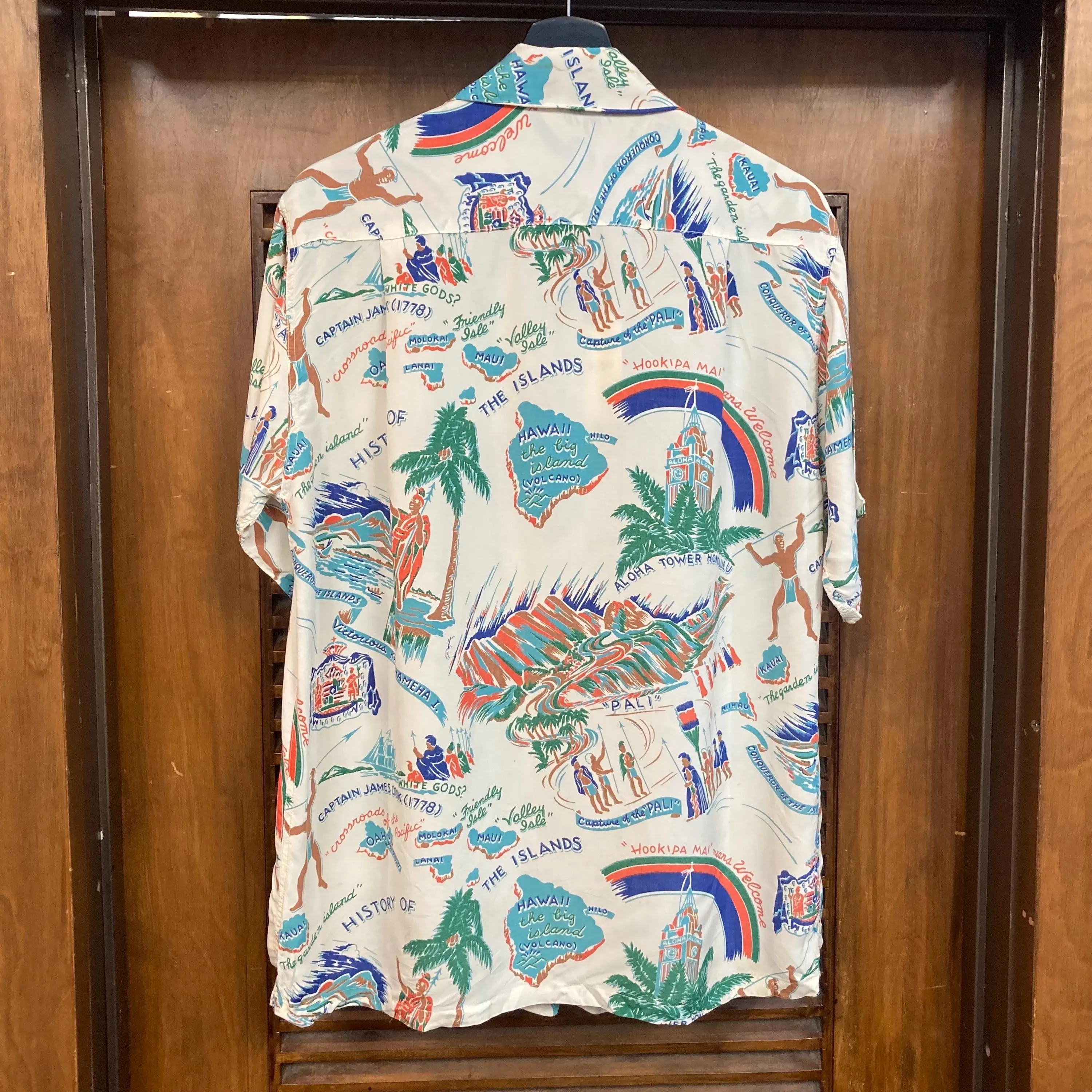 Vintage 1940’s Captain Cook Tropical Cartoon Silky Rayon Hawaiian Shirt, 1940’s Shirt, 1950’s Shirt - image 5