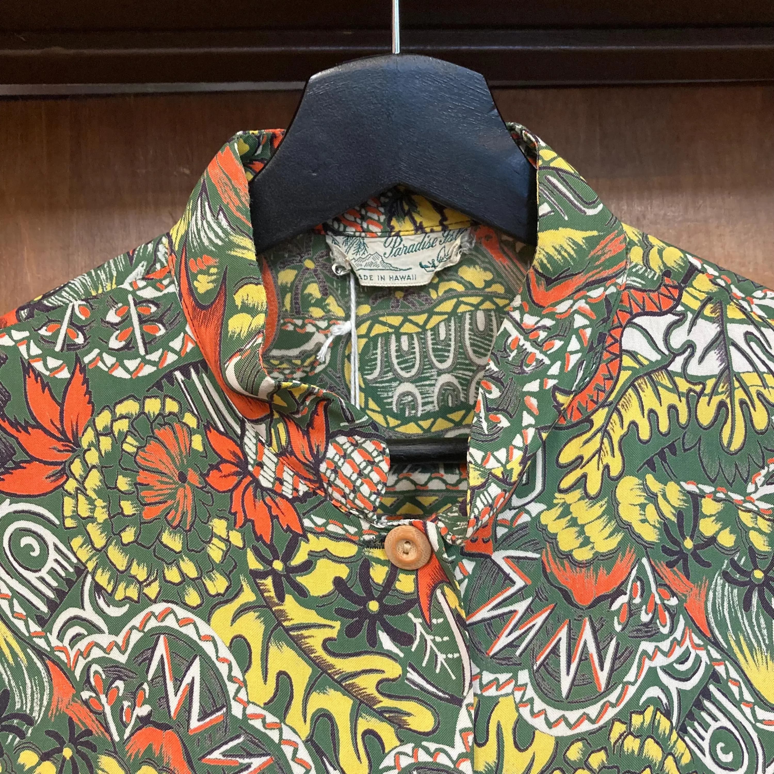 Vintage 1940’s Tropical Ukelele Pineapple Silky Rayon Tiki Teatimer Hawaiian Shirt Blouse, 1940’s Shirt, 1950’s Shirt - image 5