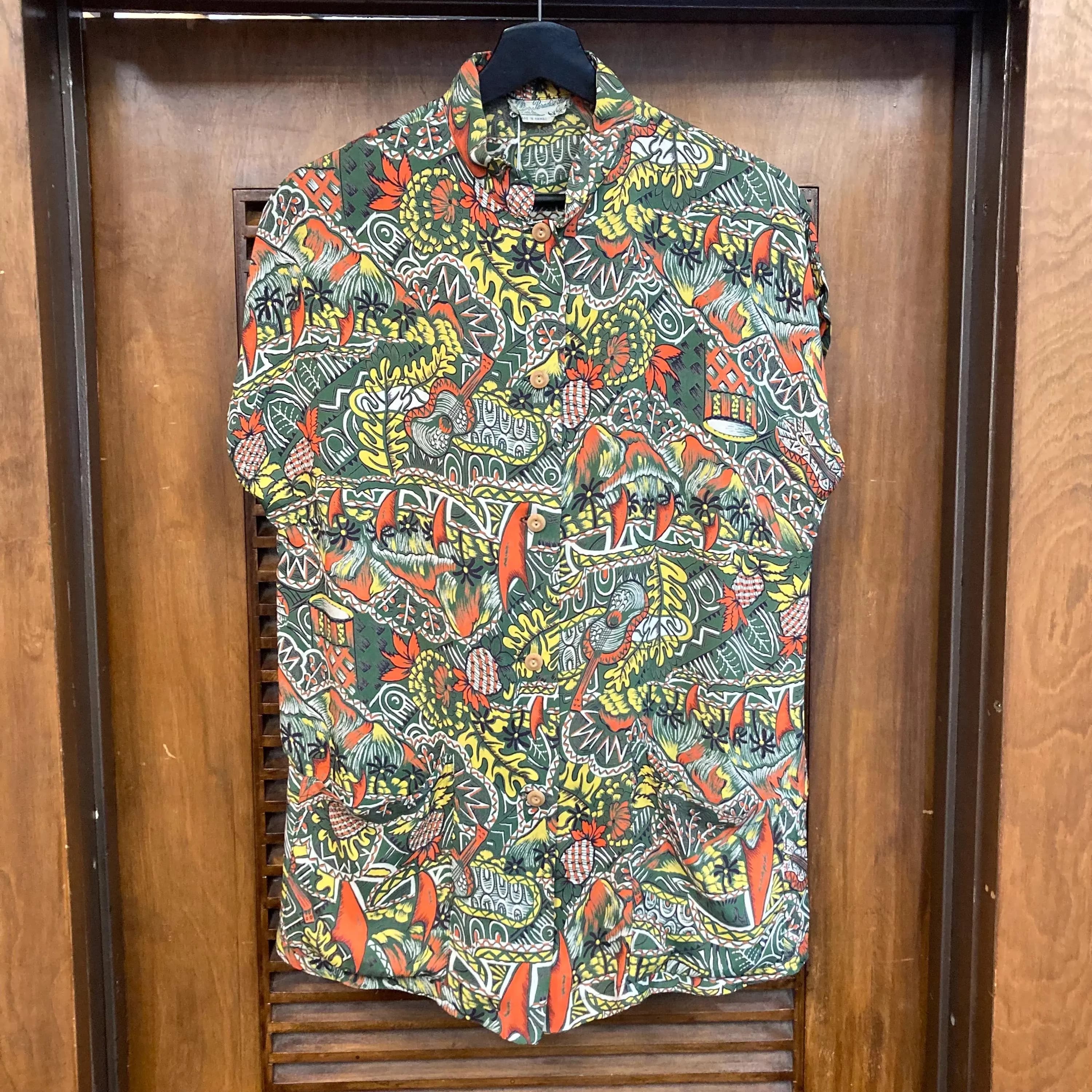 Vintage 1940’s Tropical Ukelele Pineapple Silky Rayon Tiki Teatimer Hawaiian Shirt Blouse, 1940’s Shirt, 1950’s Shirt - image 3