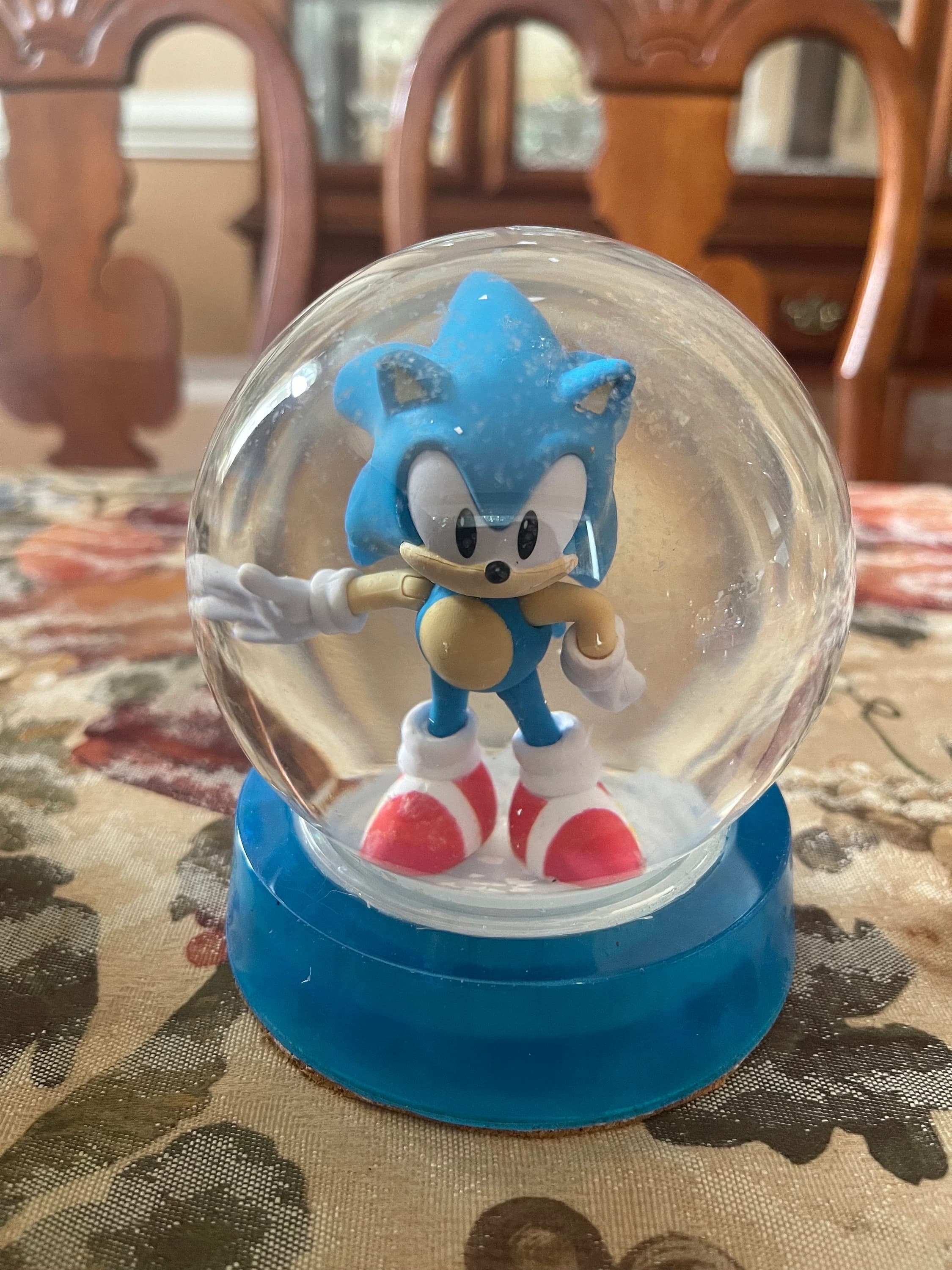 Sonic the Hedgehog, Tails, Mighty, Knuckles, Blue Red Yellow Snow Globe - image 3