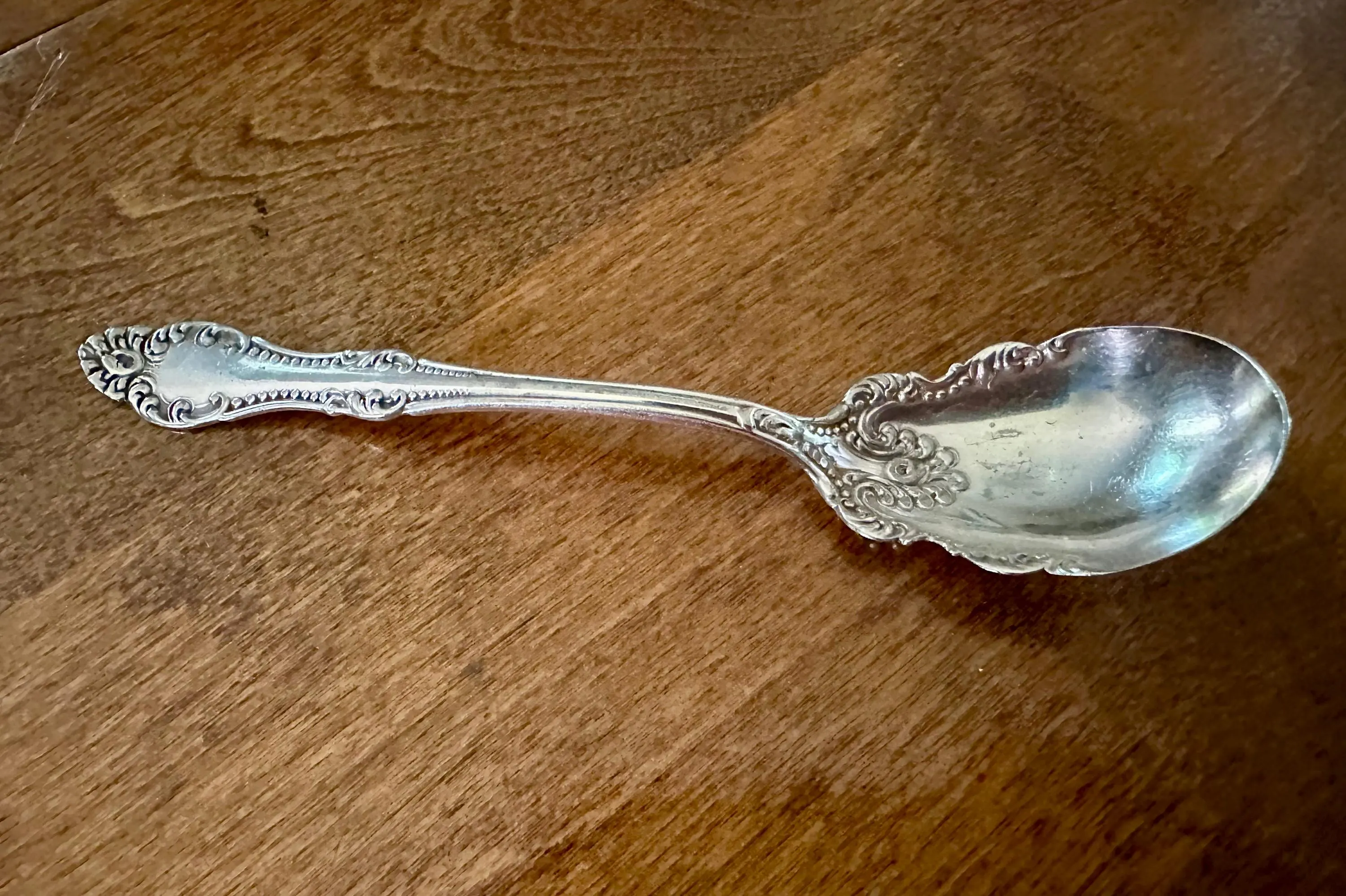 Antique William A Rogers A1 5.75" Sugar Spoon CARLTON Pattern Now Oneida Silver Plated - image 4