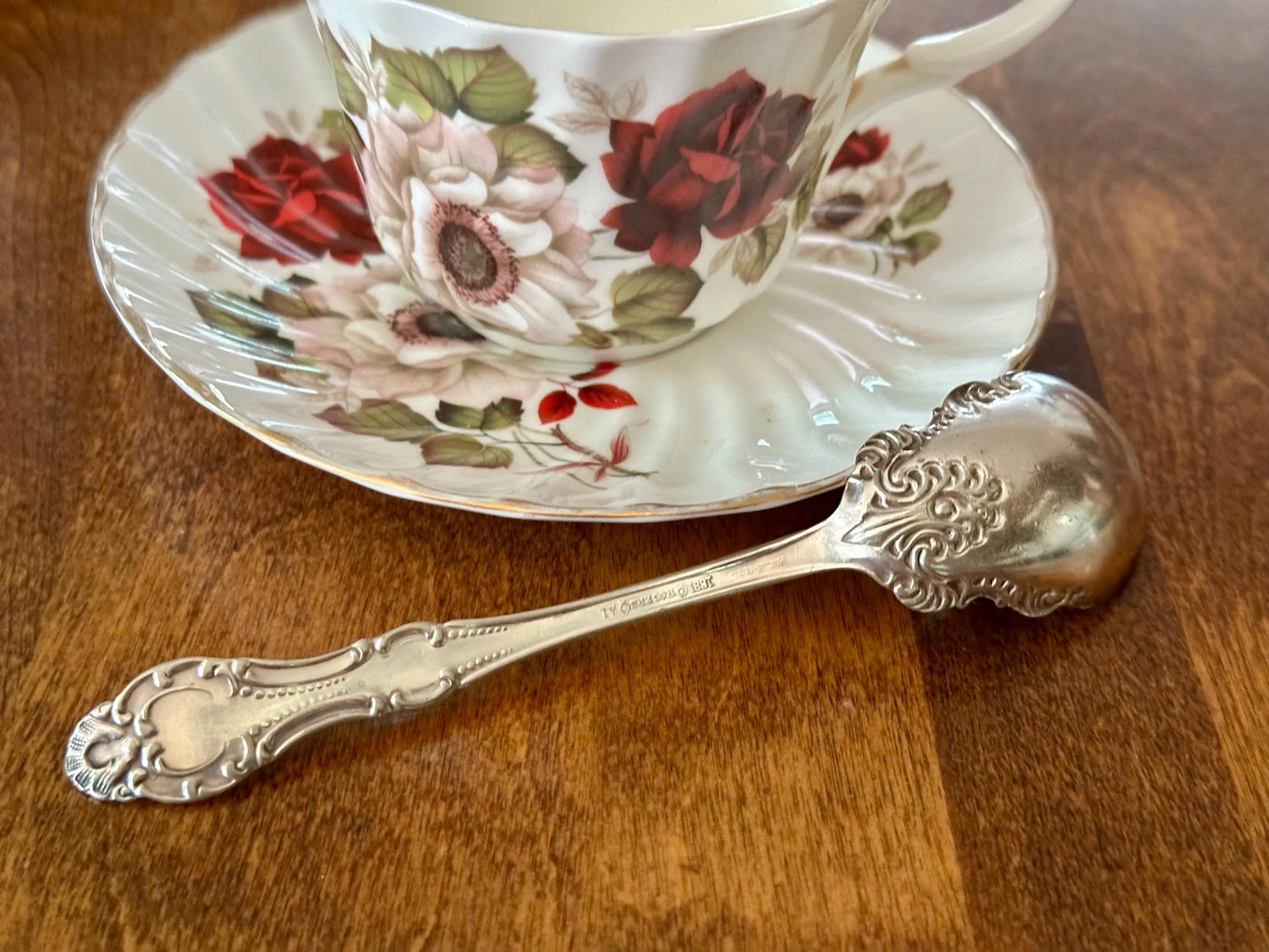 Antique William A Rogers A1 5.75" Sugar Spoon CARLTON Pattern Now Oneida Silver Plated - image 5