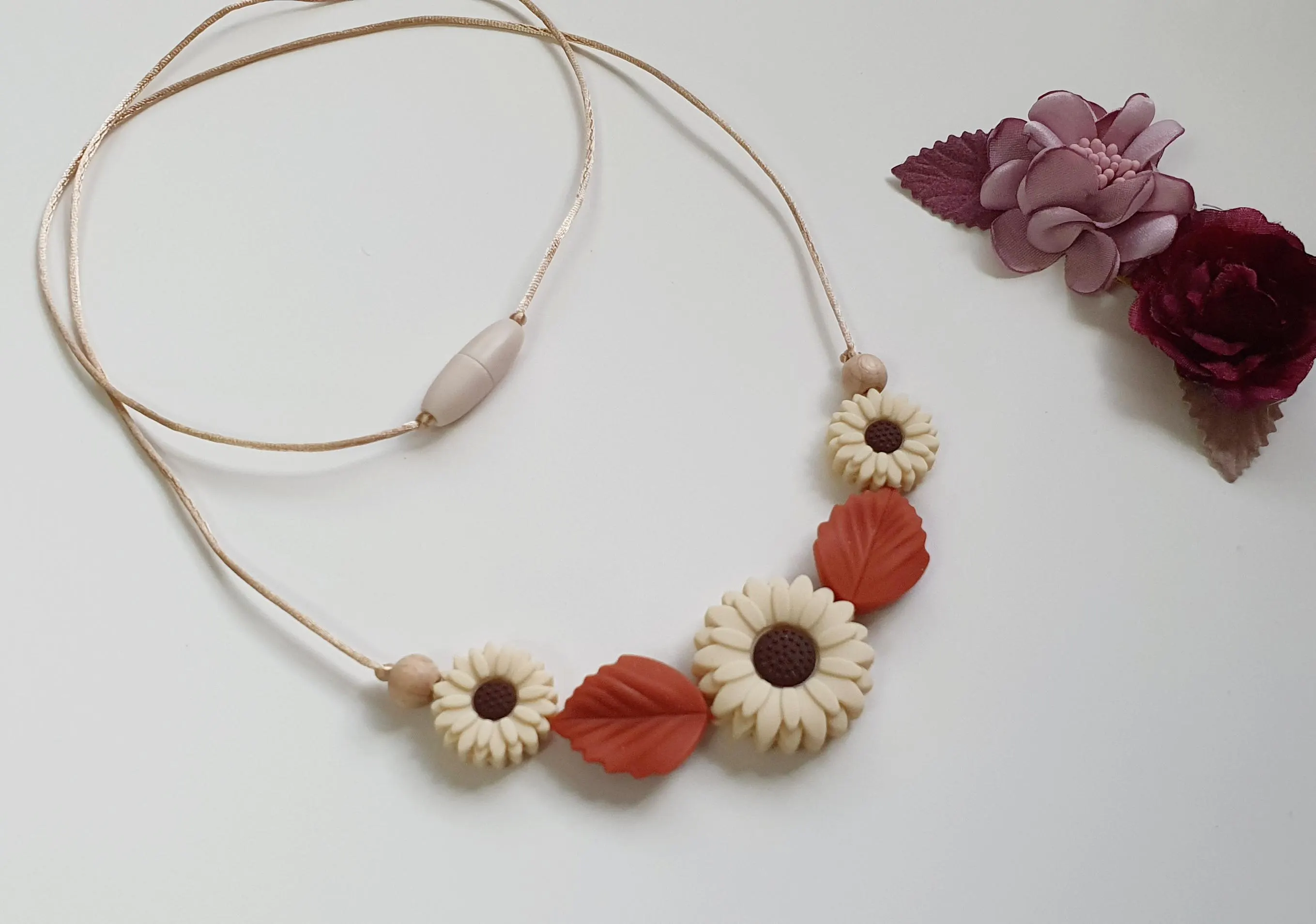 Breastfeeding Necklace, Nursing Fidget Sensory Play, Gift, Beige Ruse Sage GreenTones, Daisy Flower Leaf Beads - image 4
