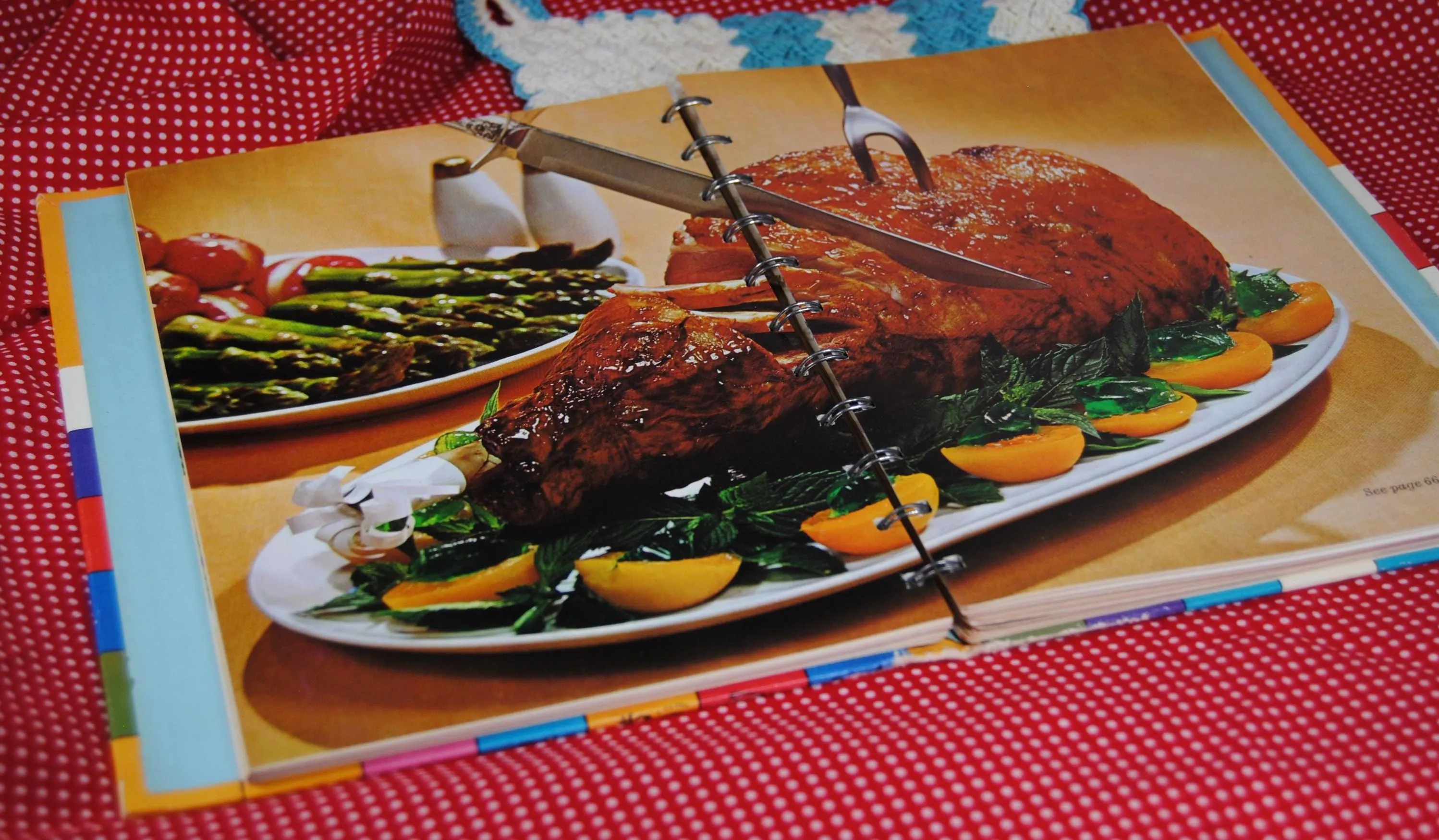 Betty Crocker's Cooking Calendar: A year-round guide to meal planning - 1962 edition - First edition, first printing - image 4