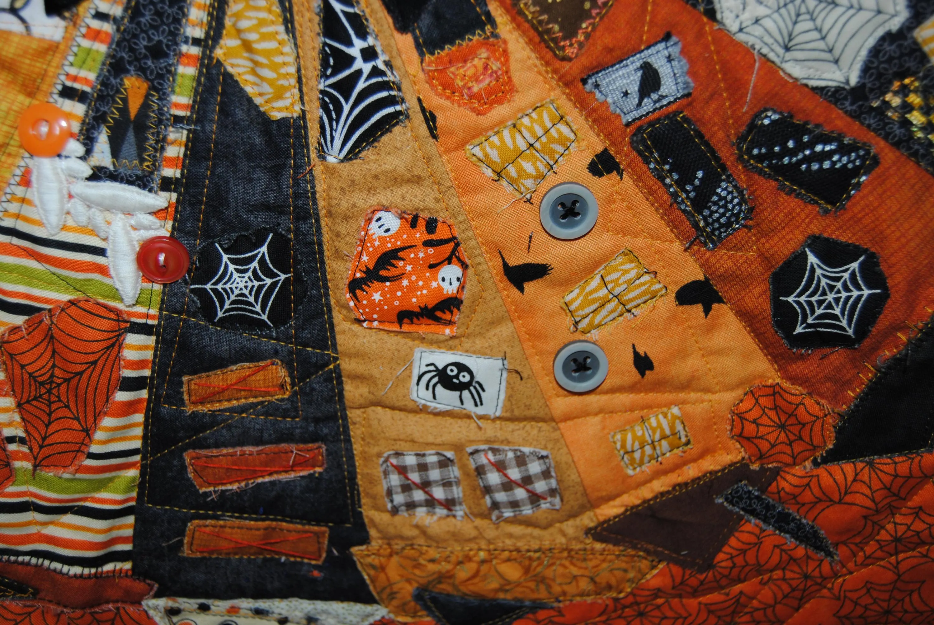 Handmade quilted Halloween wall hanging - Haunted house - Wonky neighborhood - Orange and black with witches and spiders - image 2
