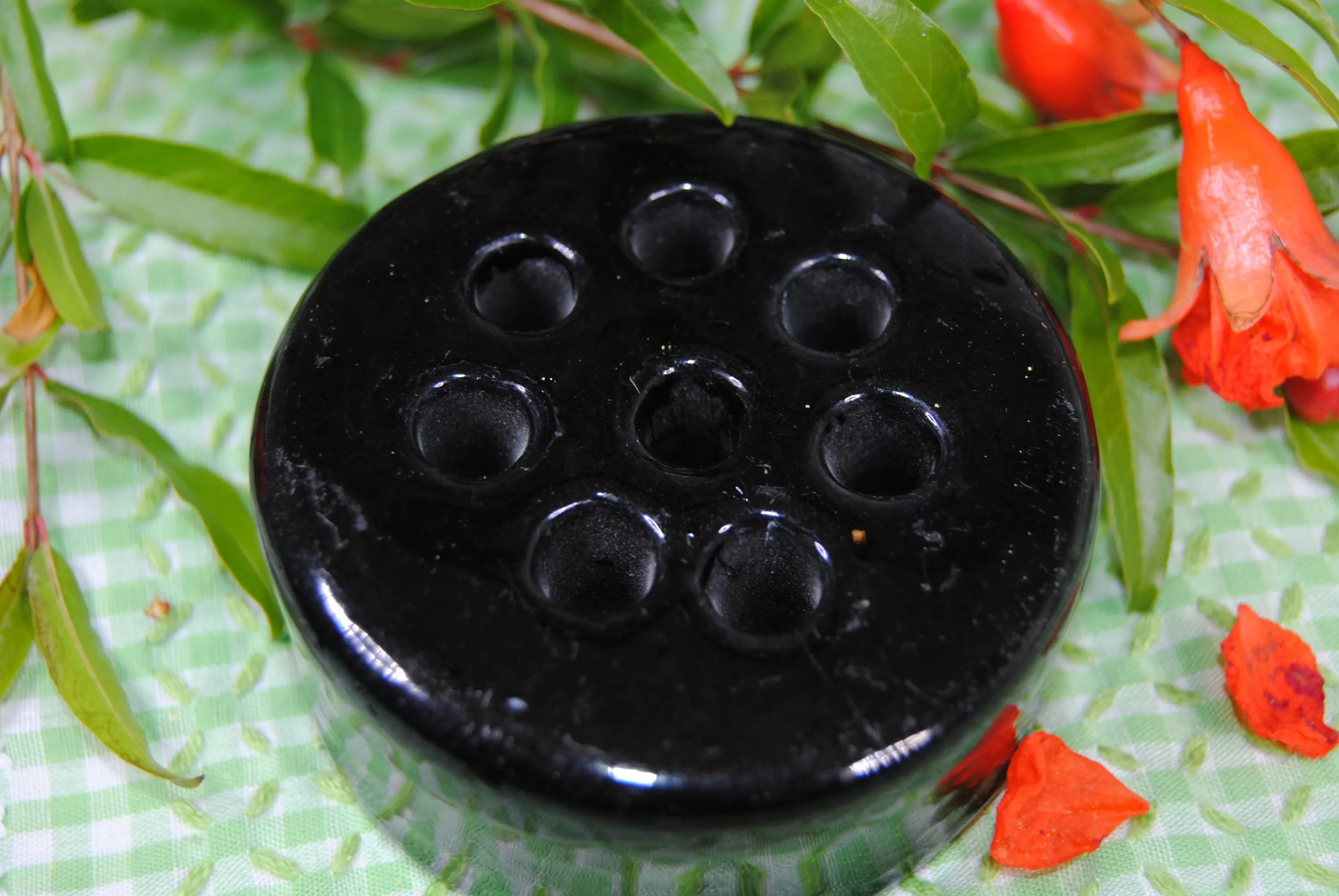 Vintage floral frog with 8 holes - Black glass flower holder - image 4