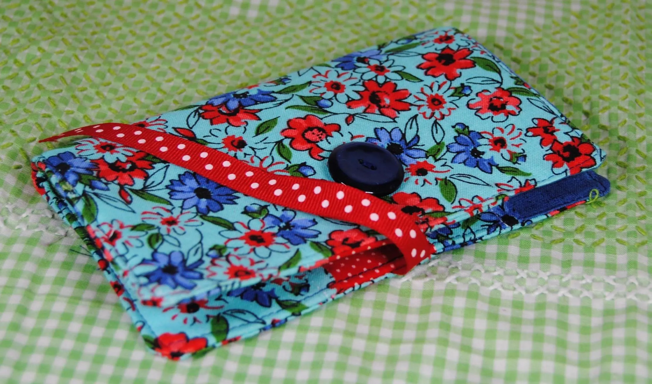 Handmade tea wallet - Blue and red floral fabric with red polka dot - image 5