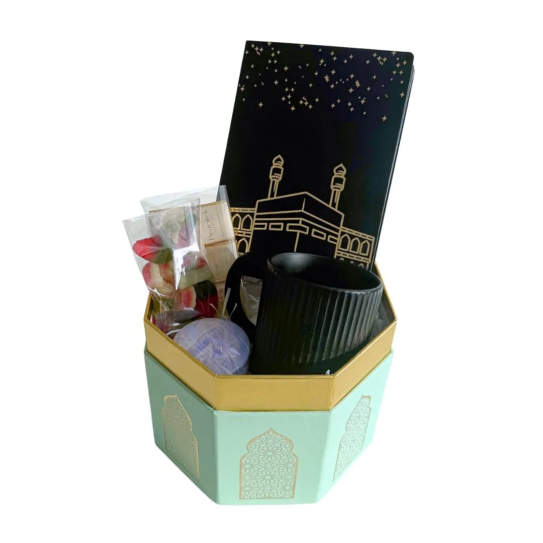 Pilgrim Treat Box Gift Hamper - Umrah & Hajj Gift Chocolate Set Umrah Mubarak Pamper Self Care Box Hamper Gift Set Muslim Halal Hamper Box