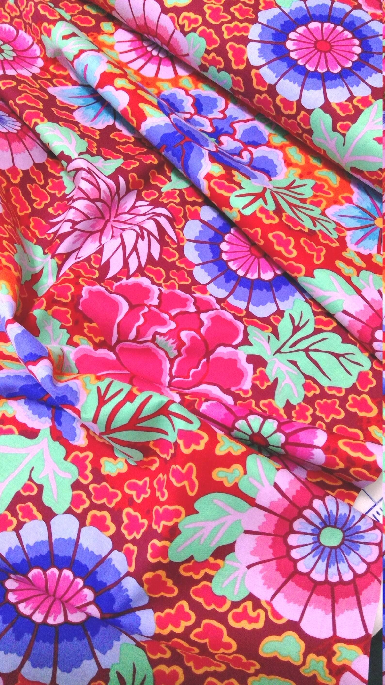 OOP Rowan Kaffe Fassett Dream Red Floral PRECUT Fat Quarter Remnant PWGP148 - image 4