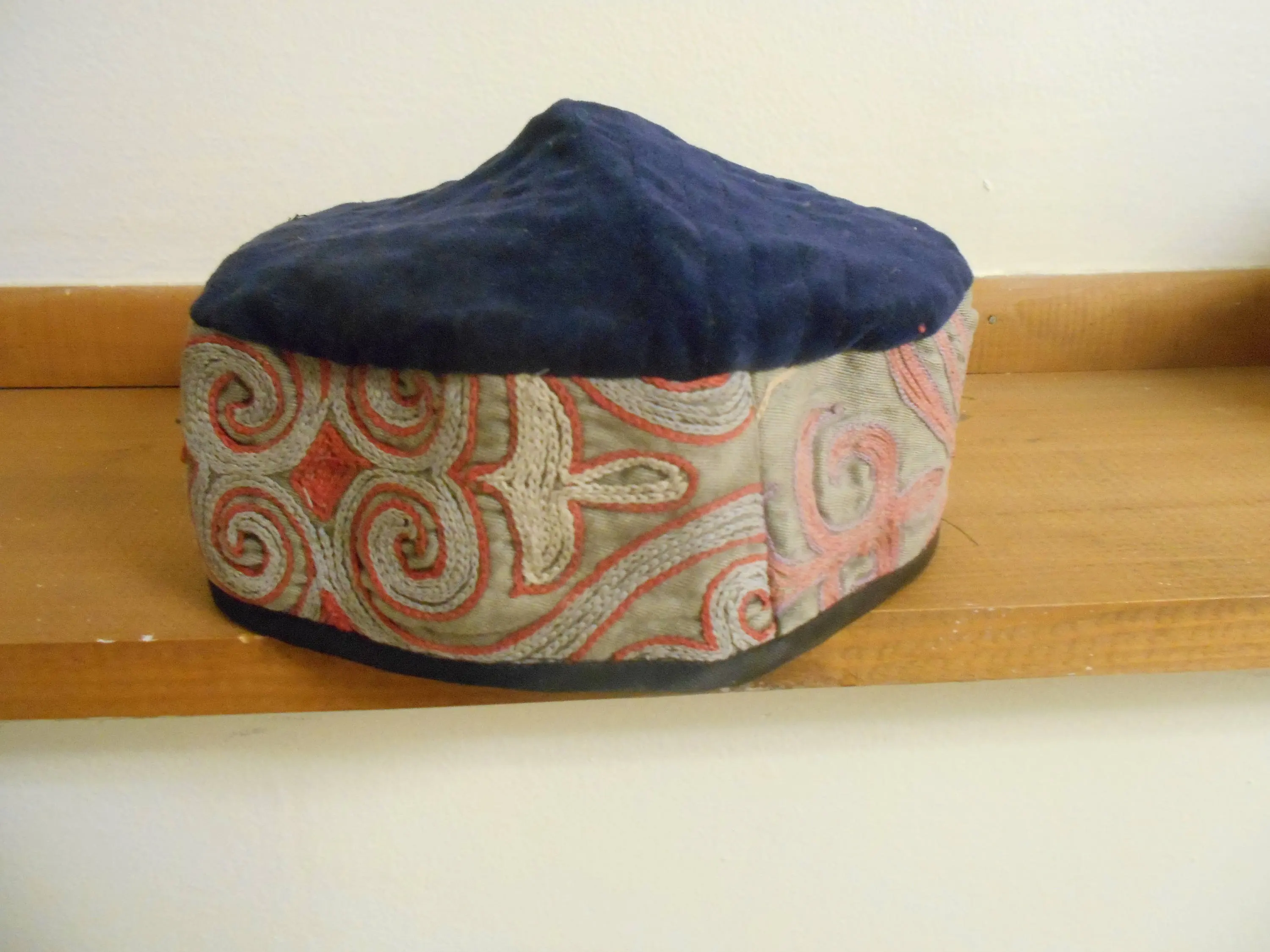 Kazakh Skull-Cap. Hat. Kufi. Tyubeteika. Kippah. Yarmulke. Velvet. Authentic. Size S. Antique Embroidery. Kazakhstan - image 3