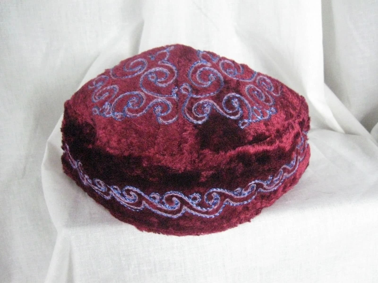 Size M/L. Kazakh Embroidered Skull-Cap. Hat. Kufi. Tubeteika. Kippah. Yarmulke. Velvet. Authentic. Kazakhstan