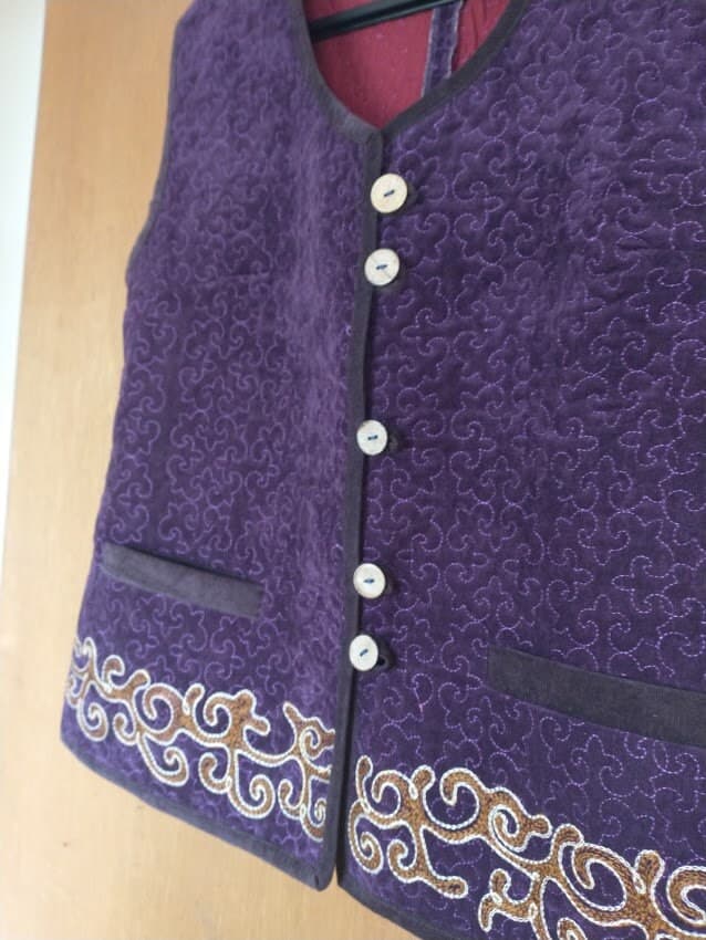 Kazakh Quilted Embroidered Traditional Vest - image 3