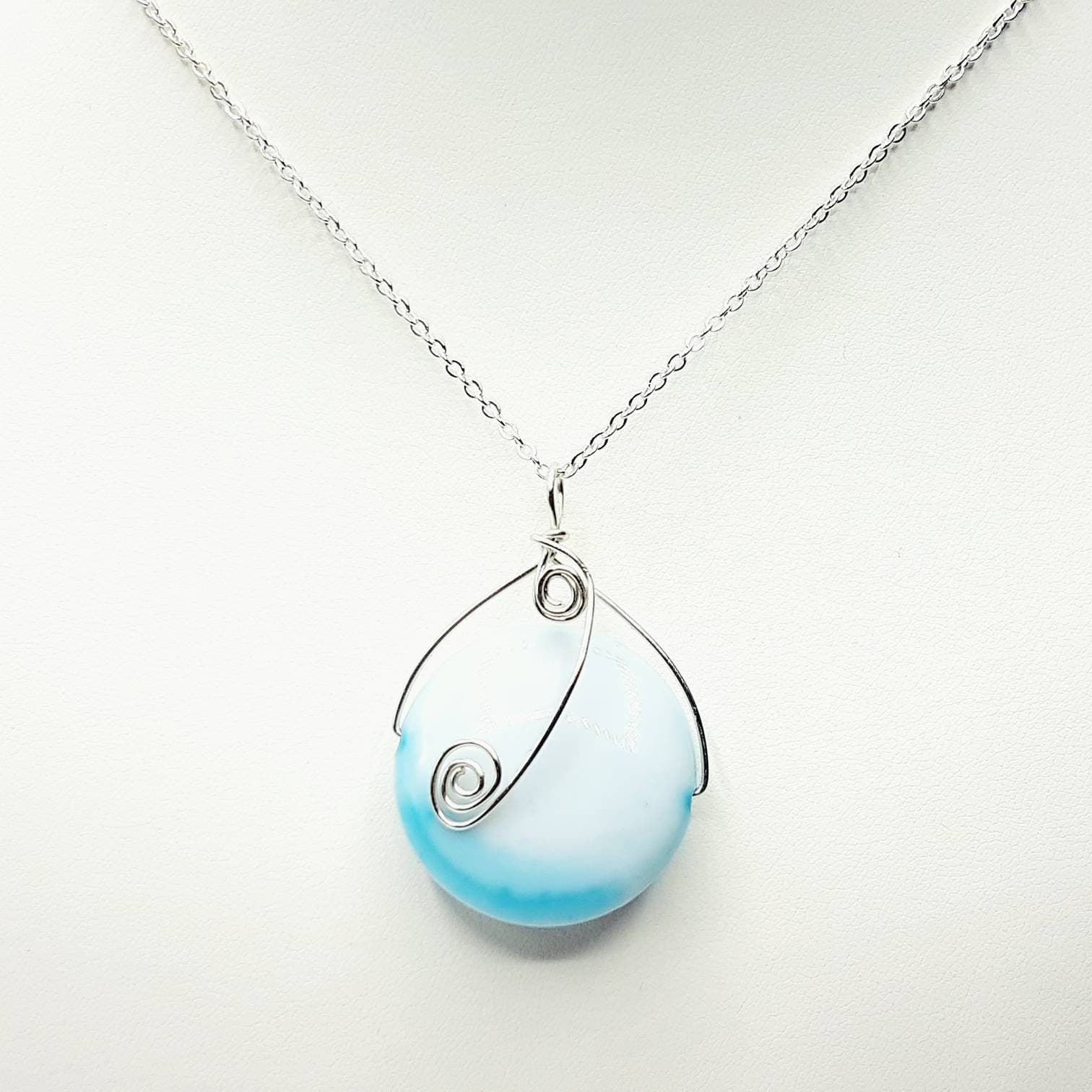 White & Blue Agate Necklace - image 4