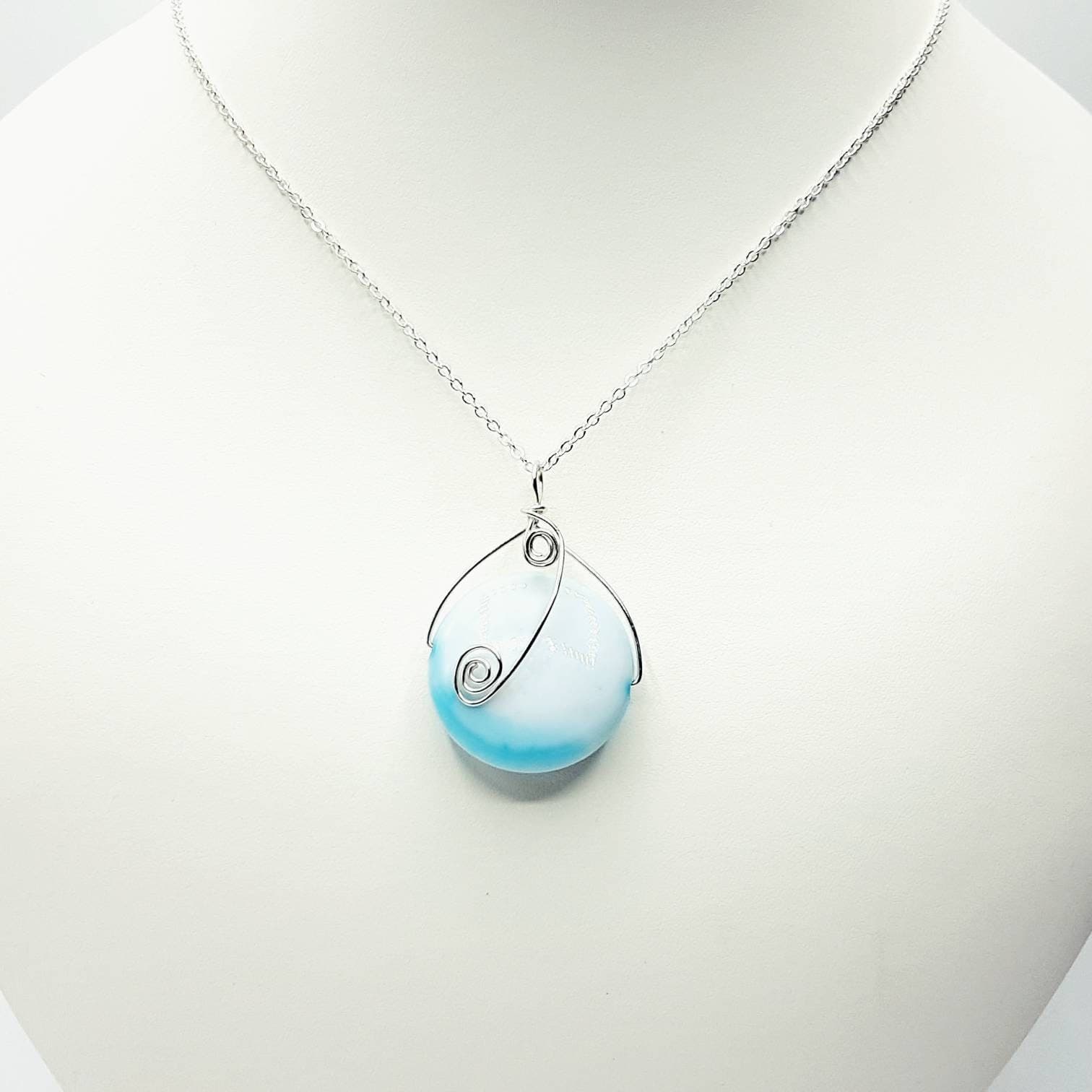 White & Blue Agate Necklace - image 5