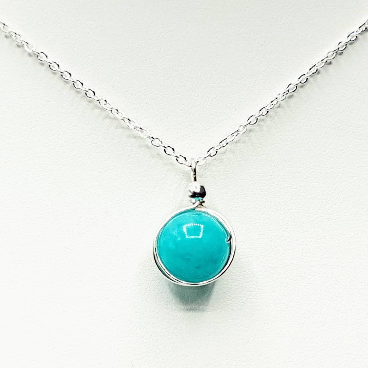 Wire Wrapped Jade Bead Necklace - image 3