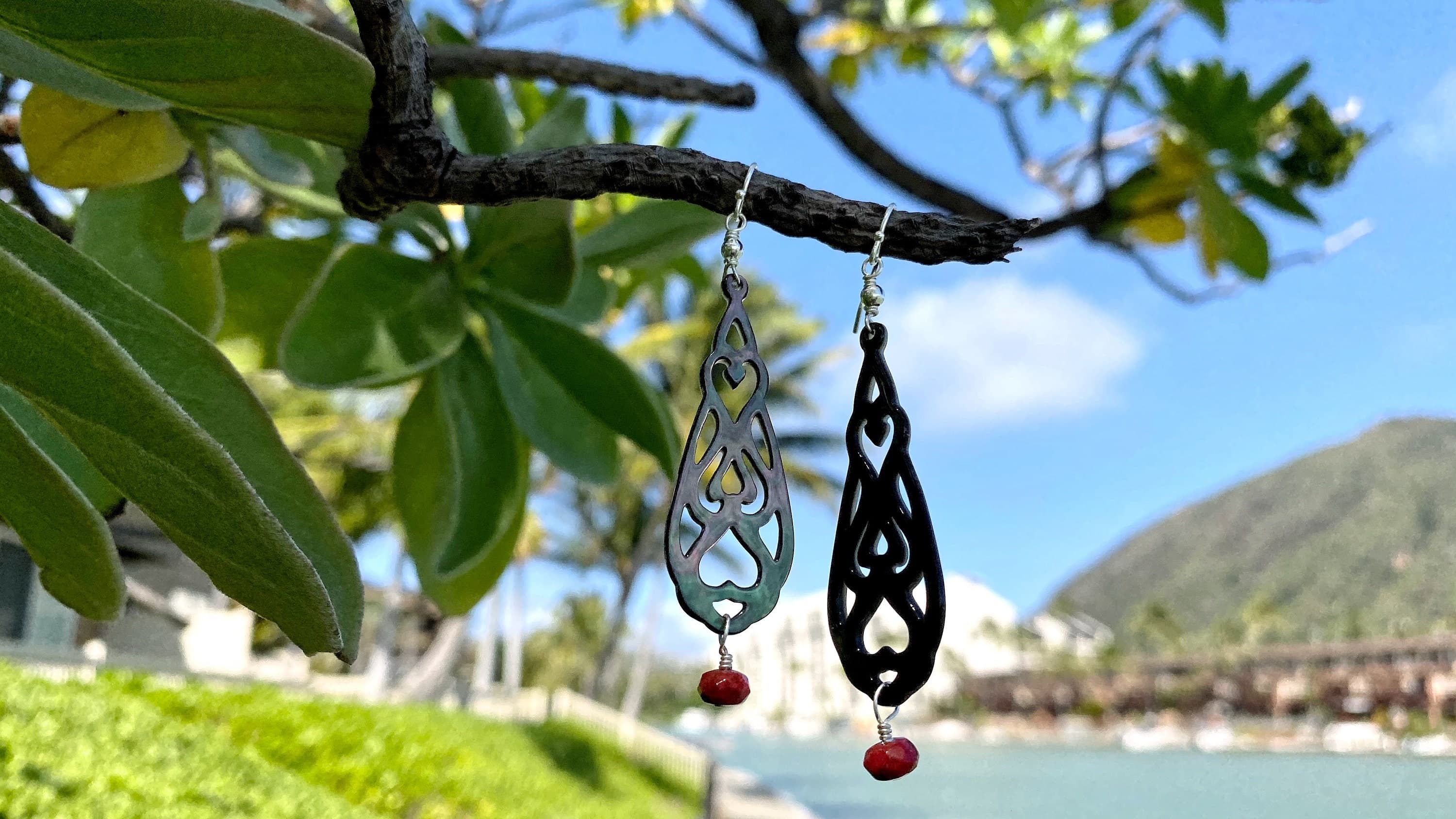 Polynesian Red Coral & Mother of Pearl Sterling Silver Earrings - image 4