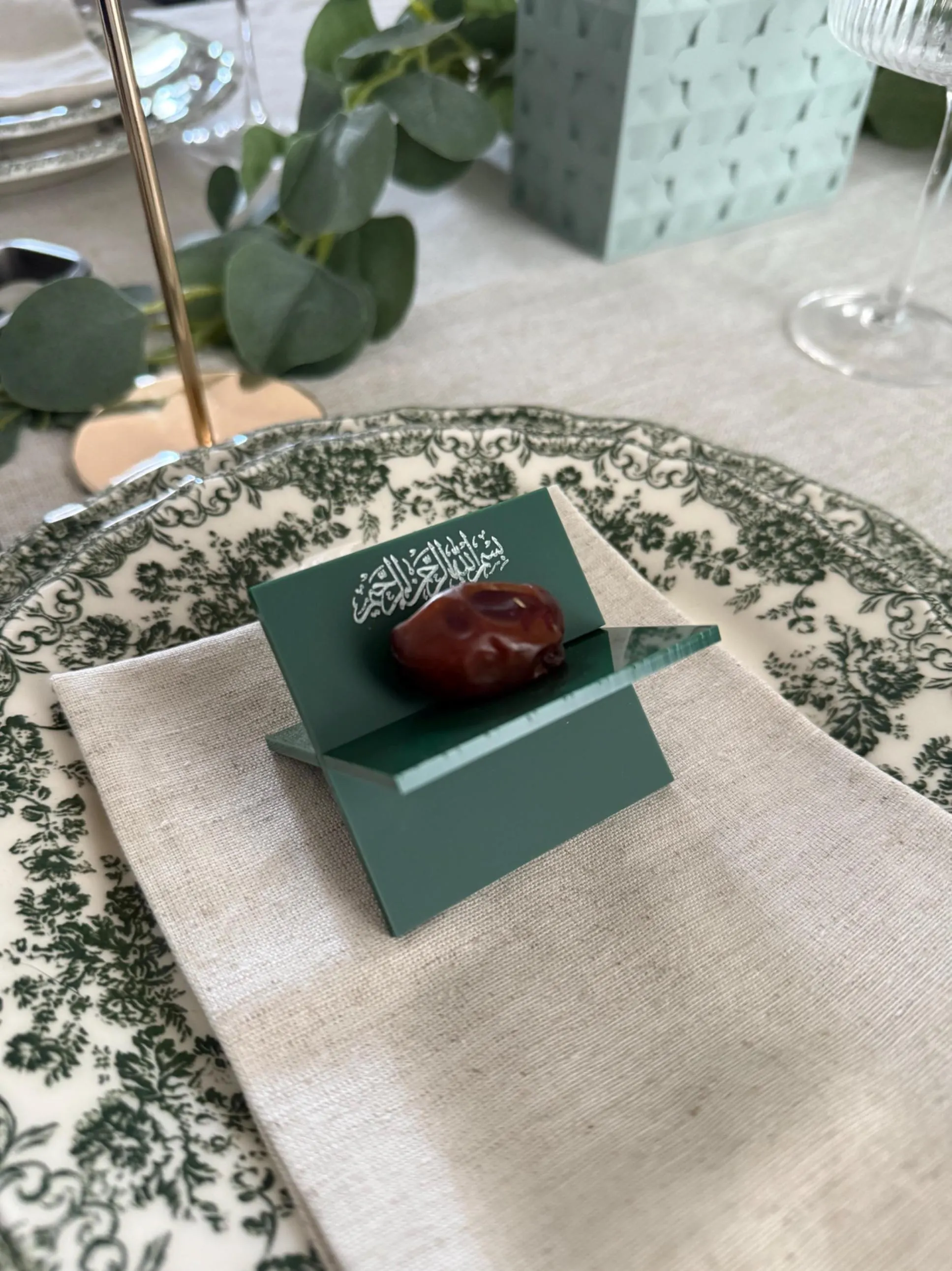 Acrylic Date Stands | Date Plate Holders 4 Pack | Ramadan Decor - image 4