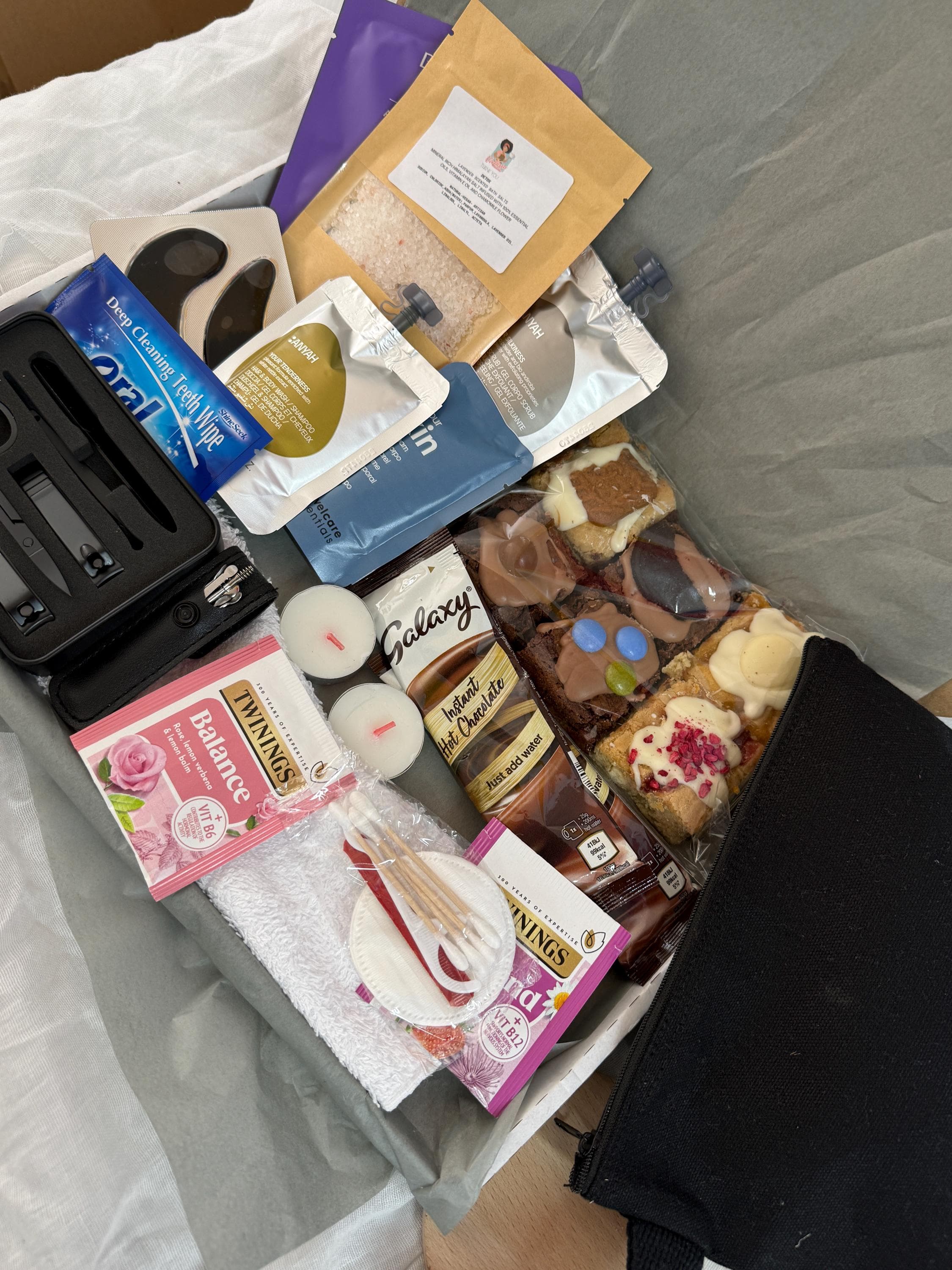 Luxury Mens Self Care Gift Box | Brownie & Pamper Hamper | Birthday Gift for Him | Boyfriend, Husband, brownie gift box - image 3