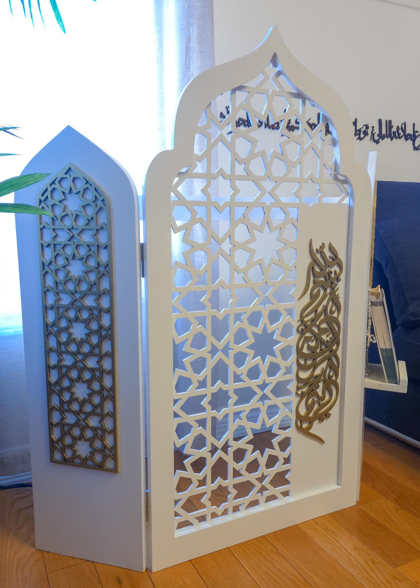 Mihrab / Prayer Rug Holder - image 5