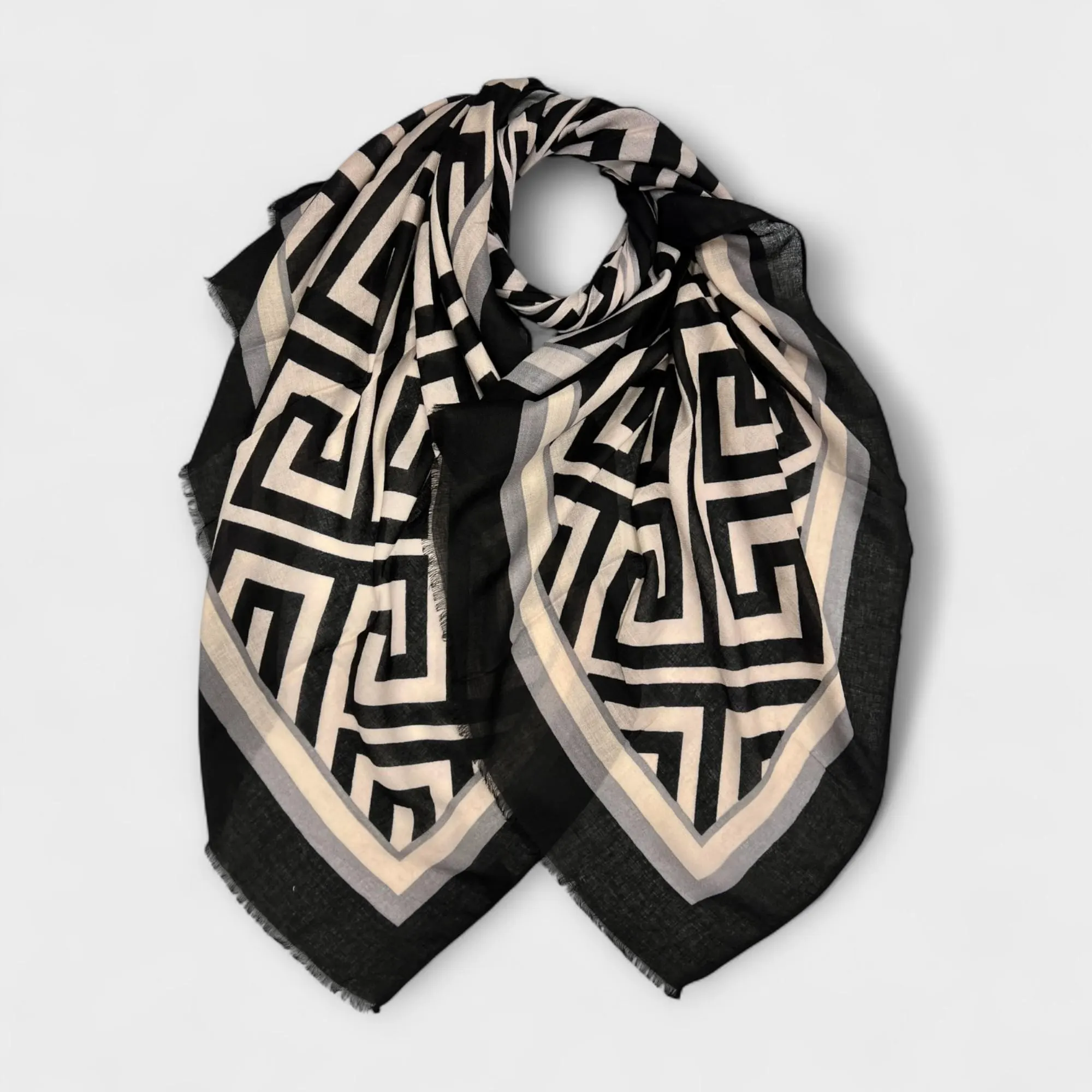 Lightweight scarf with maze print