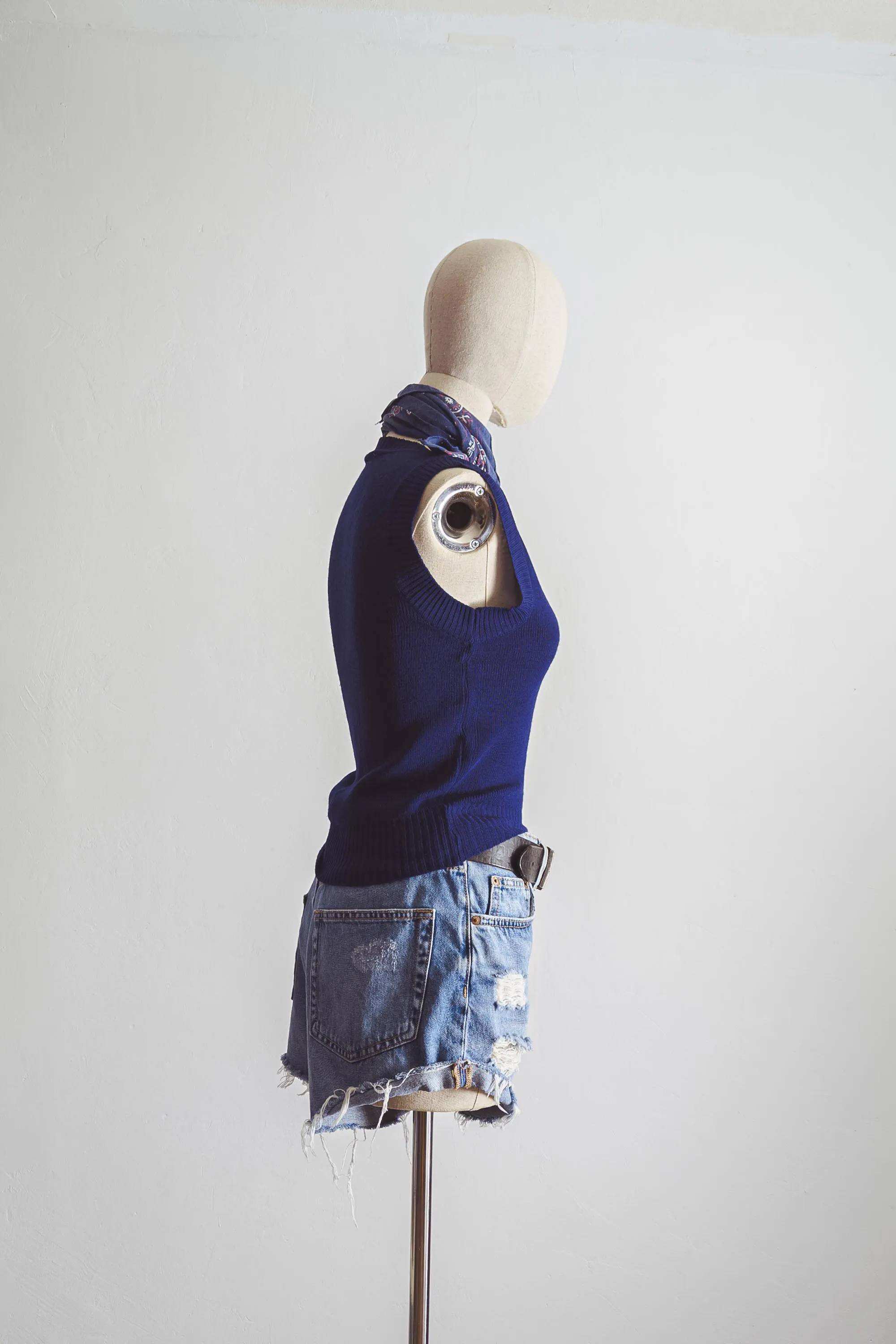 embroidered fine knit sweater vest - midnight blue - ladies - vintage/70s mod/retro - xs/s - image 5