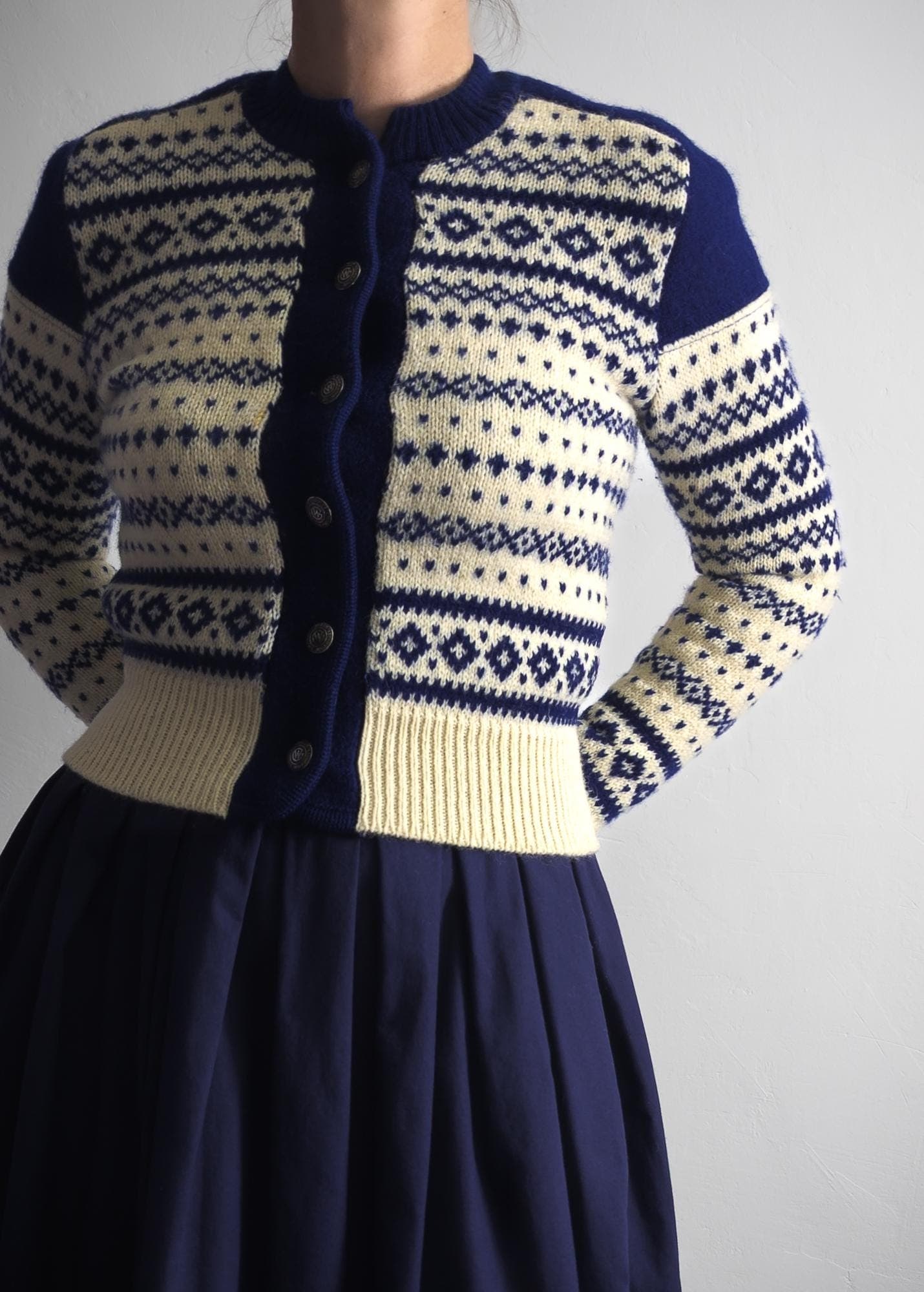 1940's inspired nordic fair isle cardigan austrian bavarian sweater combined w/boiled wool fitted cropped button-up sweater navy blue white - image 3