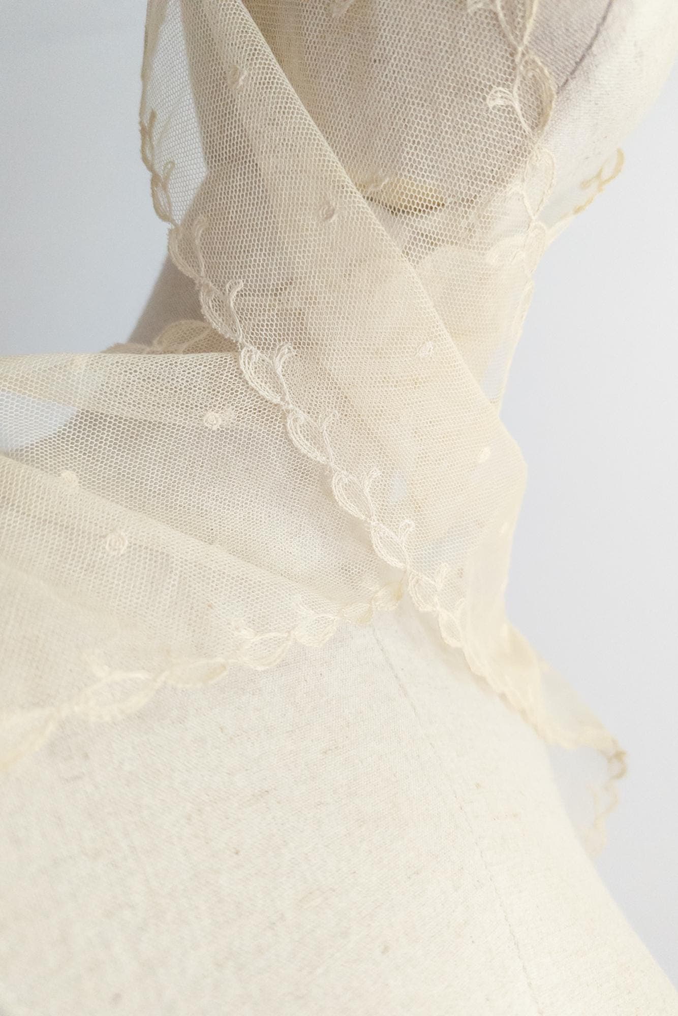 antique lace veil victorian embroidered tambour-work tulle tambour lace lappet scarf ecru head piece - image 4