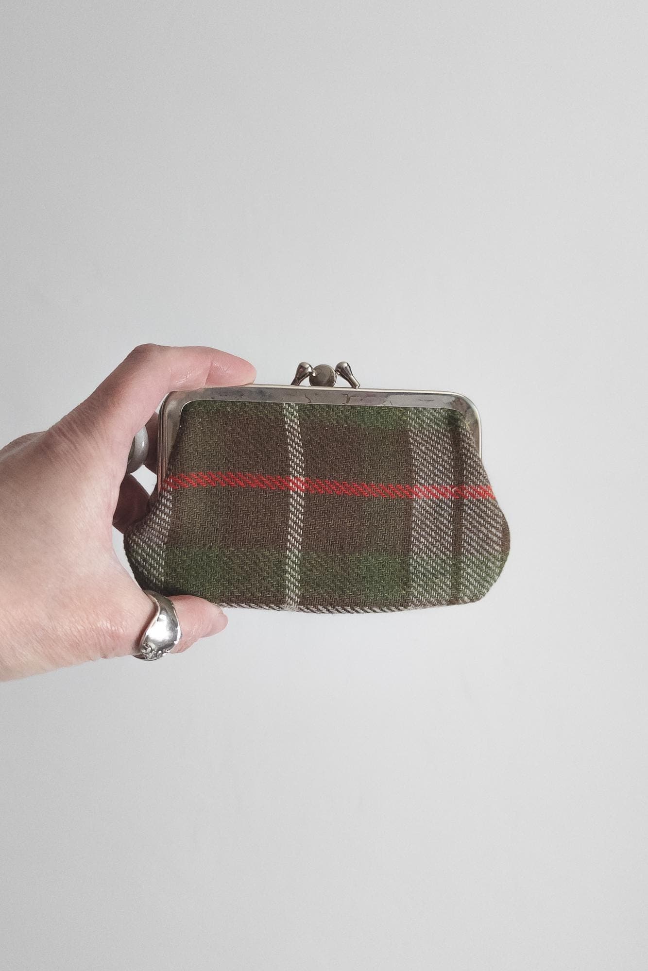 1960s mod countryside plaid coin purse double kiss-lock frame vintage change purse - image 3
