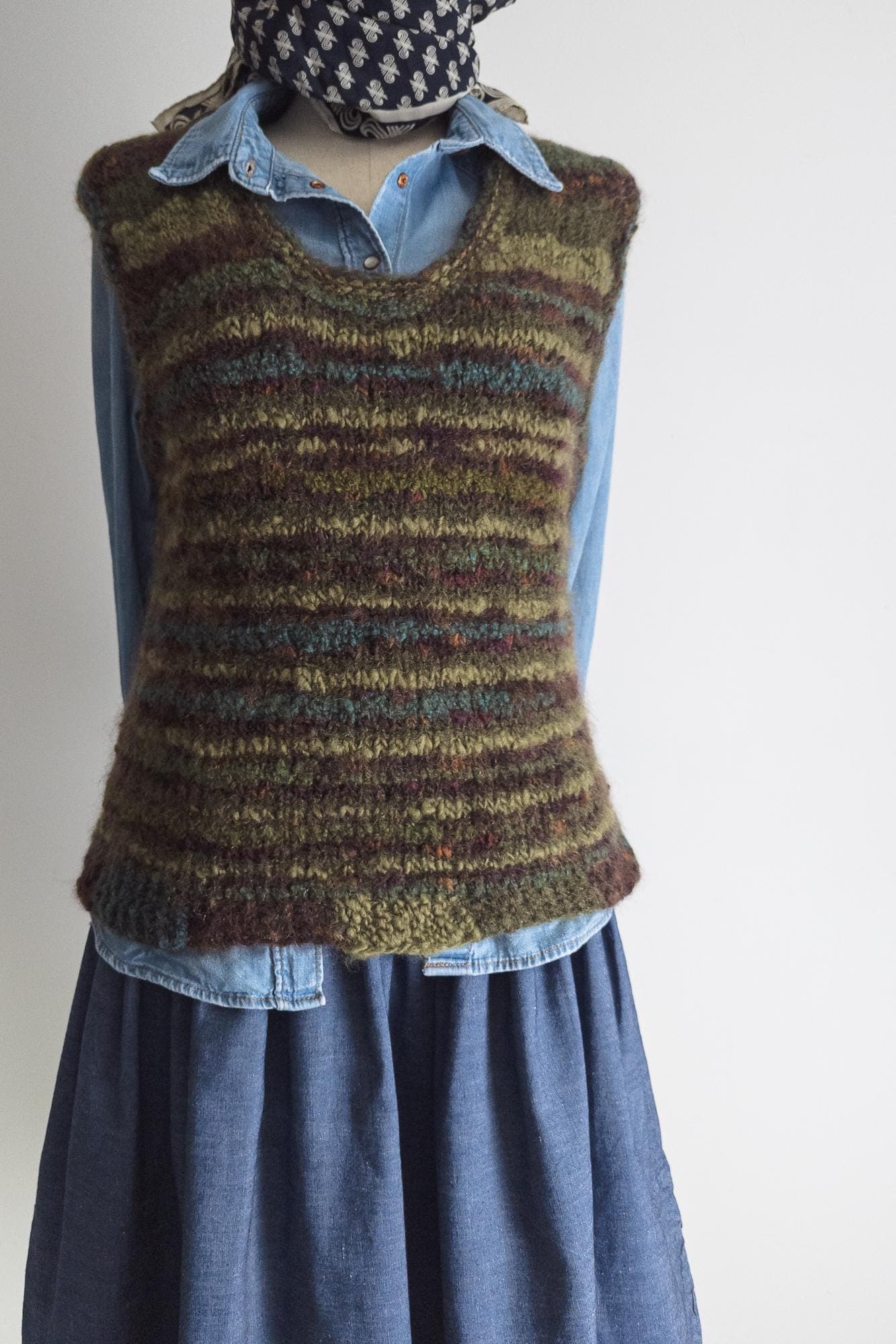 vintage wool mohair sweater vest – sleeveless pullover in earthy tones - image 5