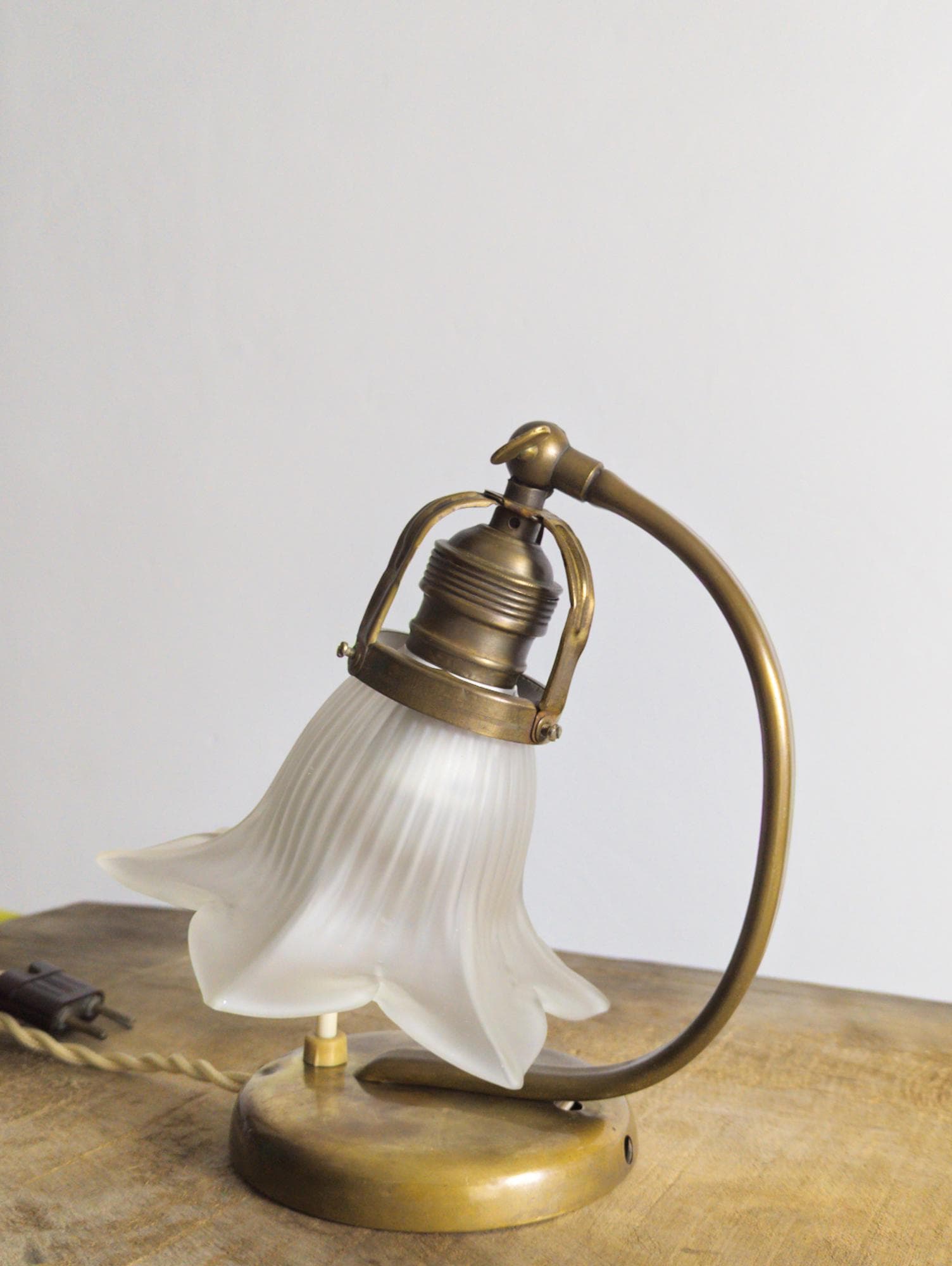 art nouveau to art deco brass tulip lamp wall/table/desk lamp with frosted glass shade, 1930s - image 5