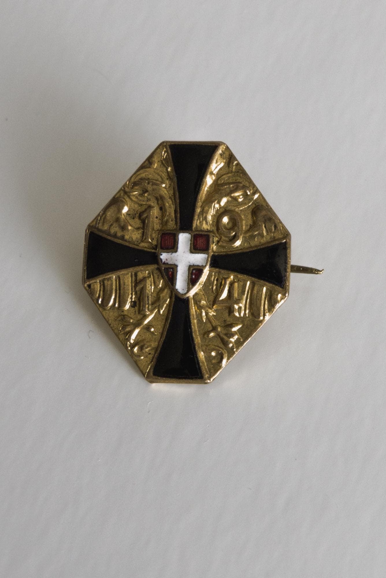 antique patriotic enamel badge 1914 – double-headed eagle austro-hungarian wwi black cross - image 4