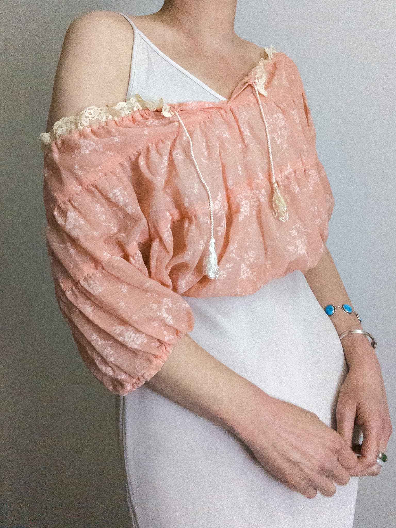 1970s calico prairie tiered top - putty pink/floral - xs/s - image 5
