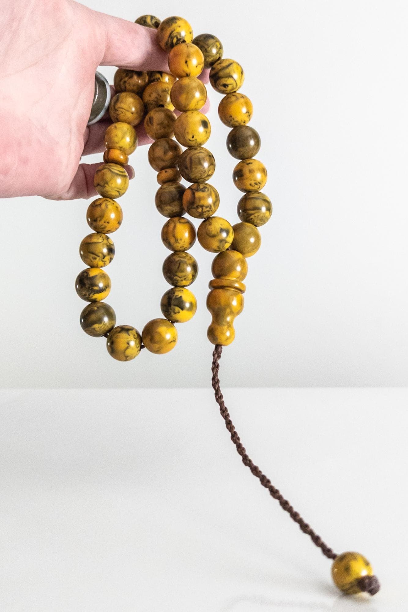 bakelite tesbih prayer beads rosary, round beads 82 g - marbled butterscotch/green - image 3