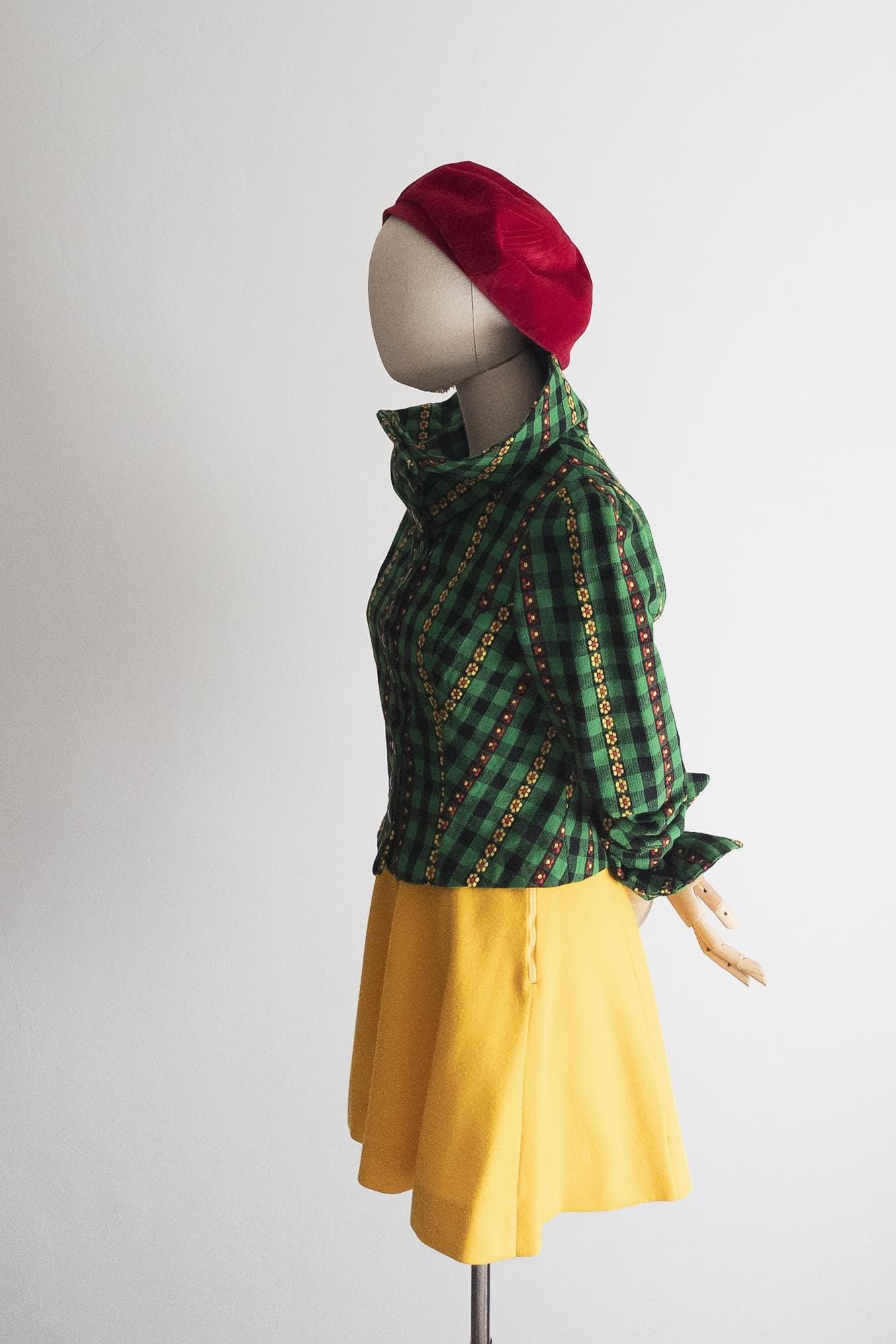 vintage berry red velvet beret - image 3