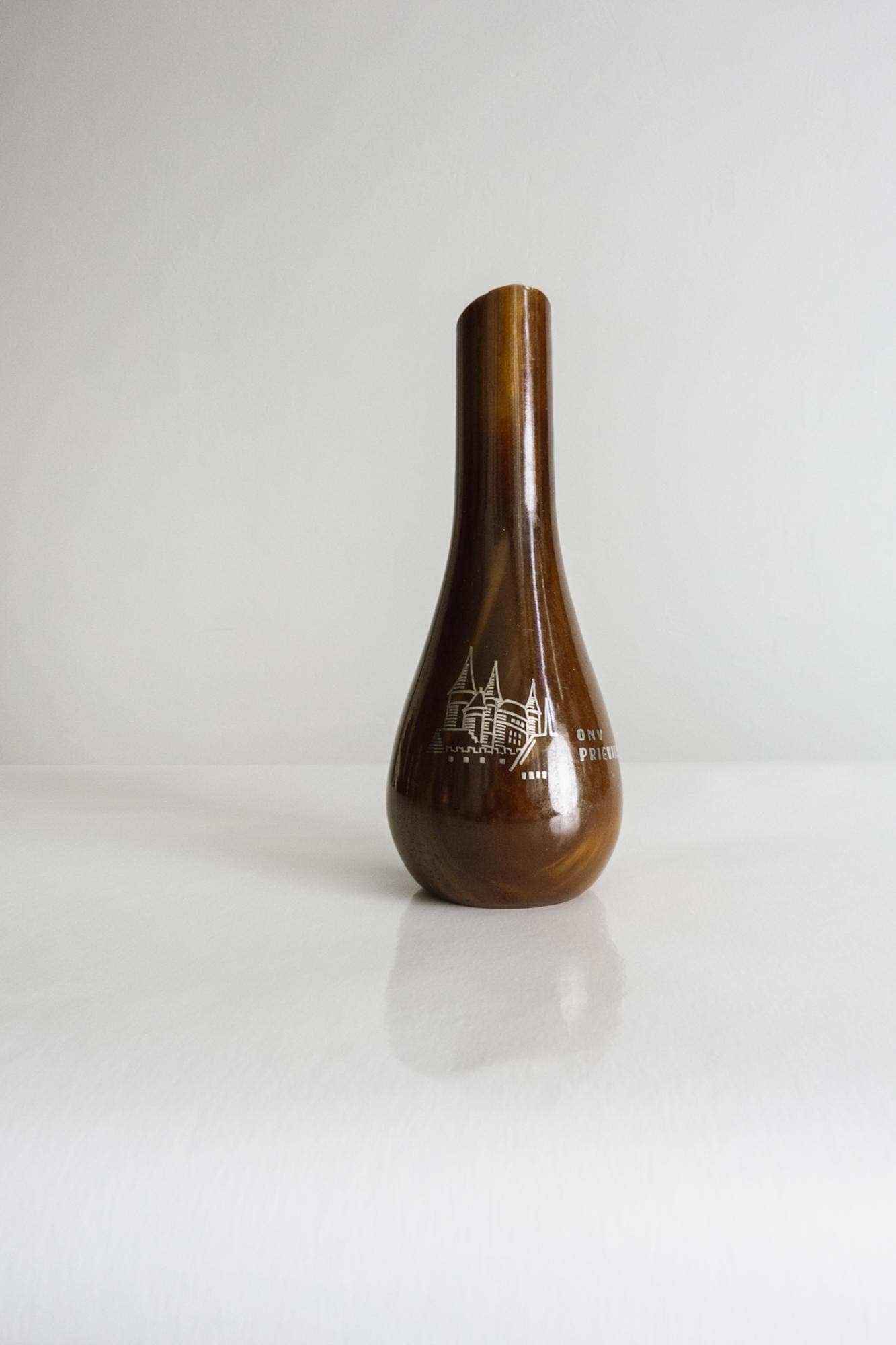 363 grams vintage bakelite vase circa 1950s - image 4