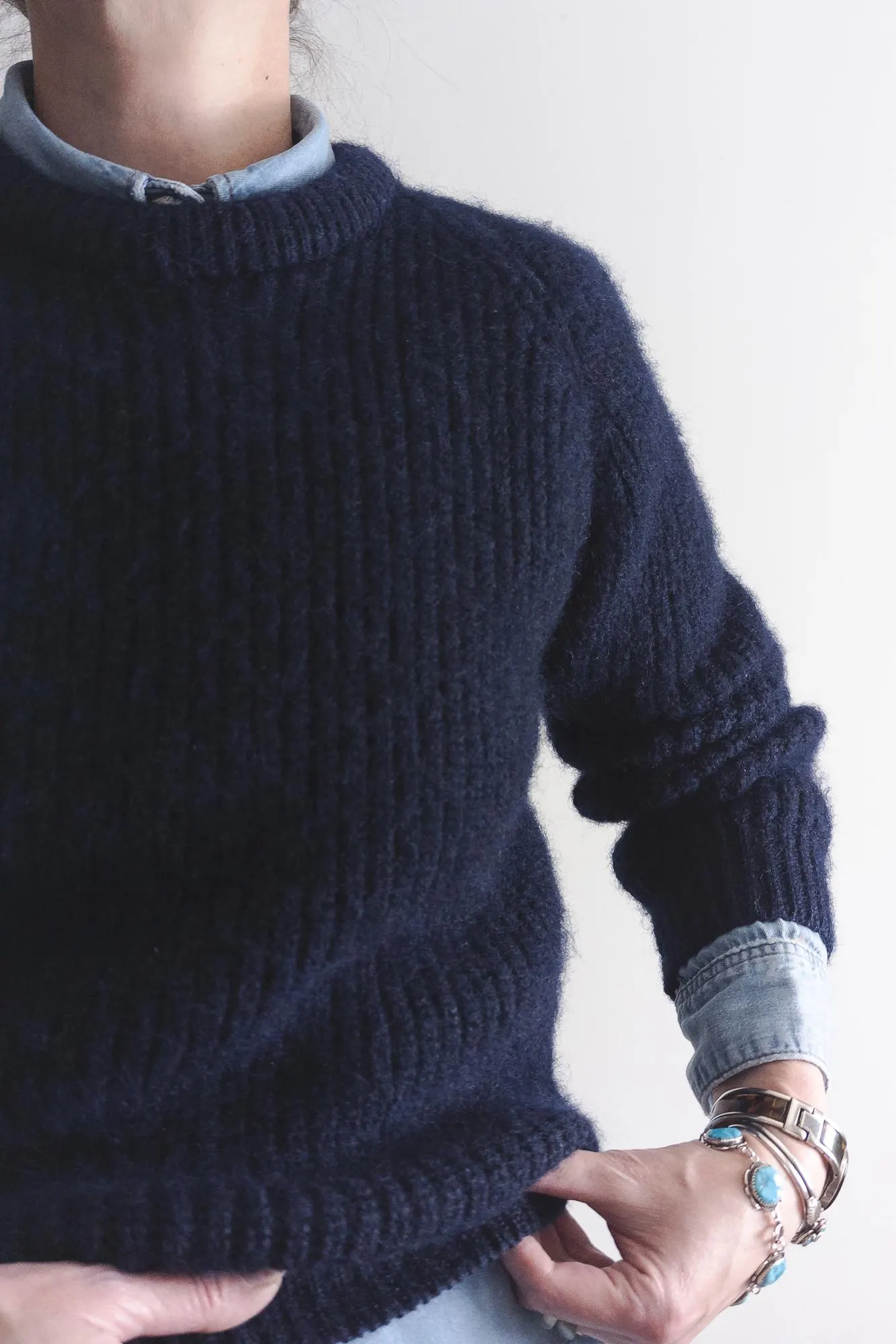 vintage navy aran fisherman sweater, chunky rib knit wool, made in ireland, crew neck, raglan sleeves, size xxs petite extra small - image 4