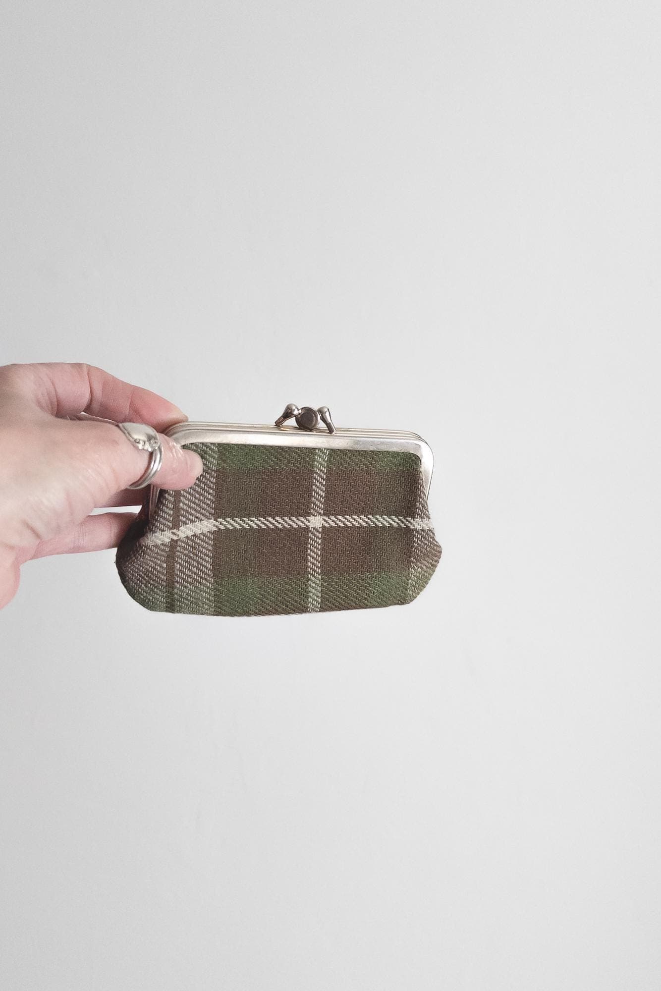 1960s mod countryside plaid coin purse double kiss-lock frame vintage change purse - image 4