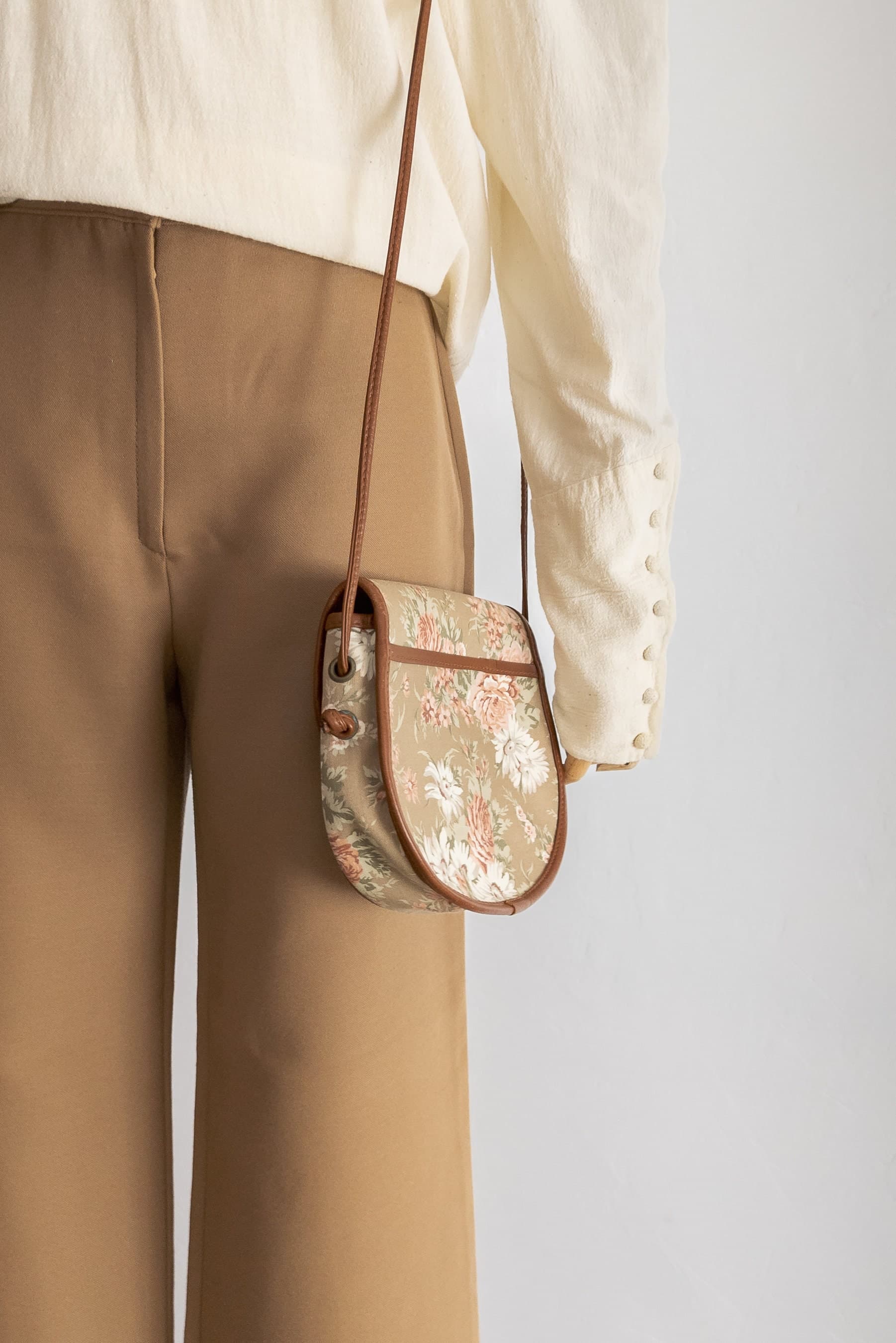 90s Laura Ashley bag cross-body purse canvas embossed leather trim, thin leather strap cross body bag purse, floral canvas purse with strap - image 5