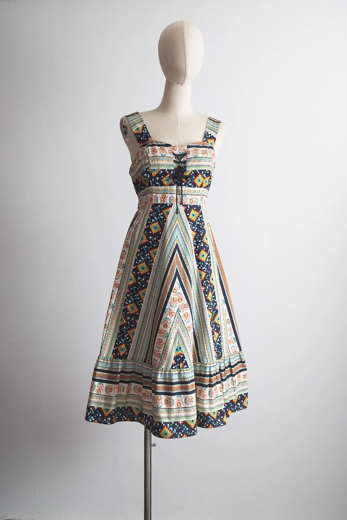 1960s summer day cotton dress
