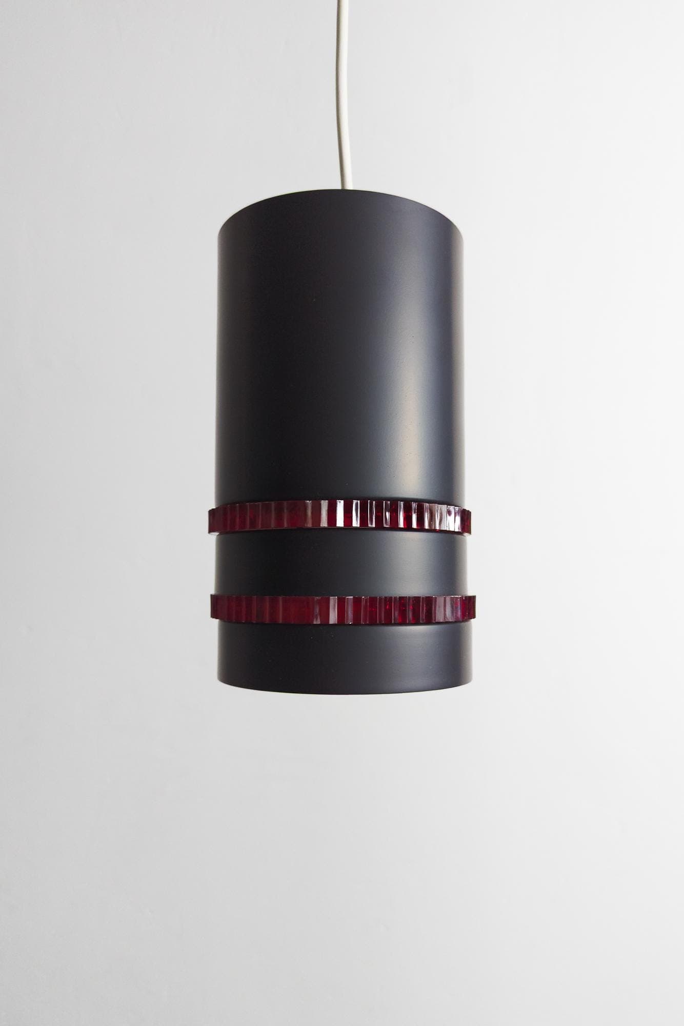 mid-century ufo ceiling pendant light, painted black metal with dual fire red plexiglass finish and aluminum inside, germany 1960s-1970s. - image 3