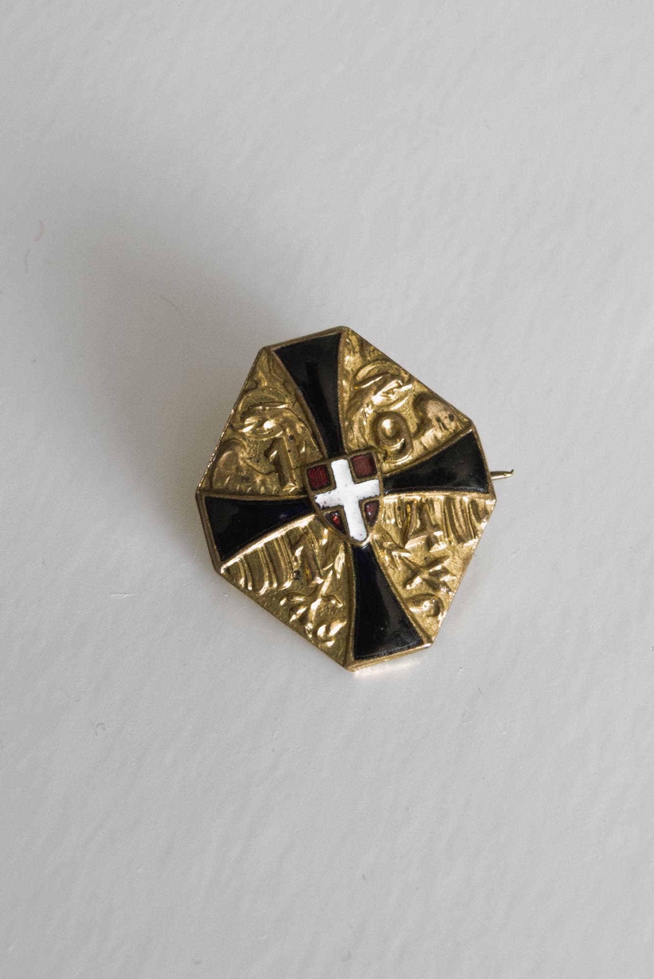 antique patriotic enamel badge 1914 – double-headed eagle austro-hungarian wwi black cross - image 5