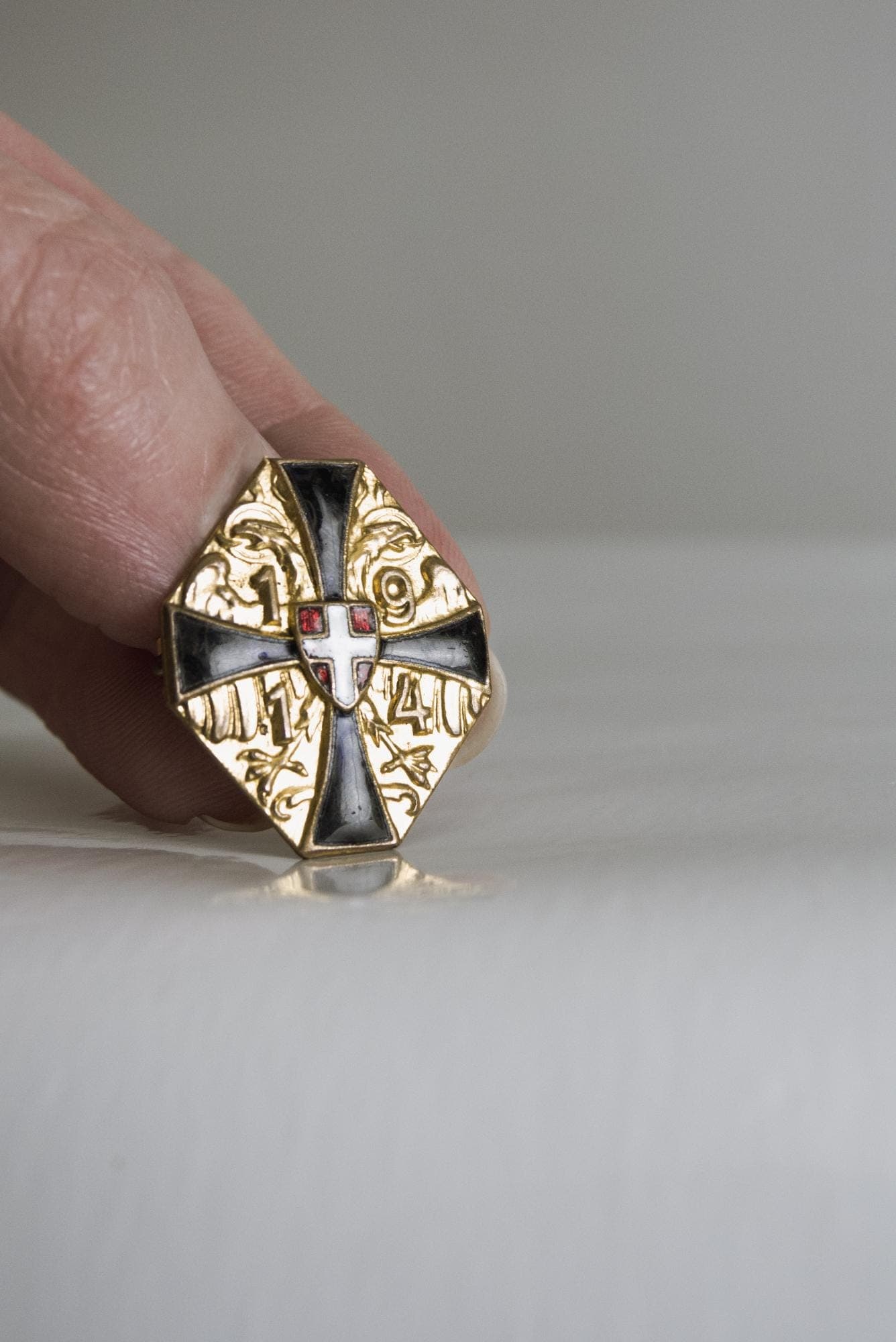 antique patriotic enamel badge 1914 – double-headed eagle austro-hungarian wwi black cross - image 3