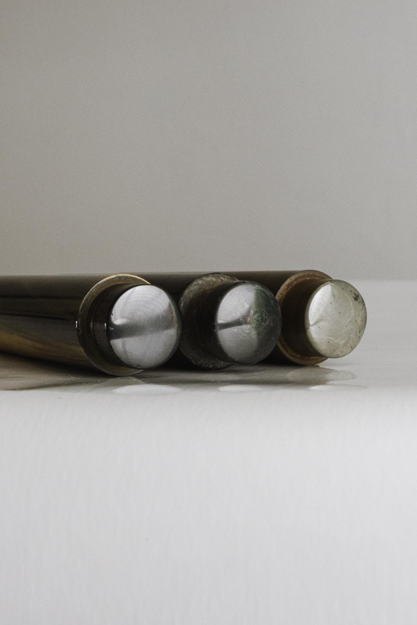 vintage 1950s marbled bakelite rod set, 3 pcs, 182 grams antique german bakelite marmled old there doorknobs - image 4