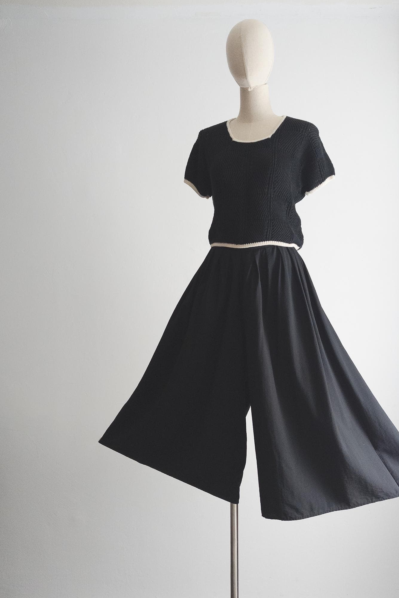 vintage 90s ink black culottes m/l - image 3